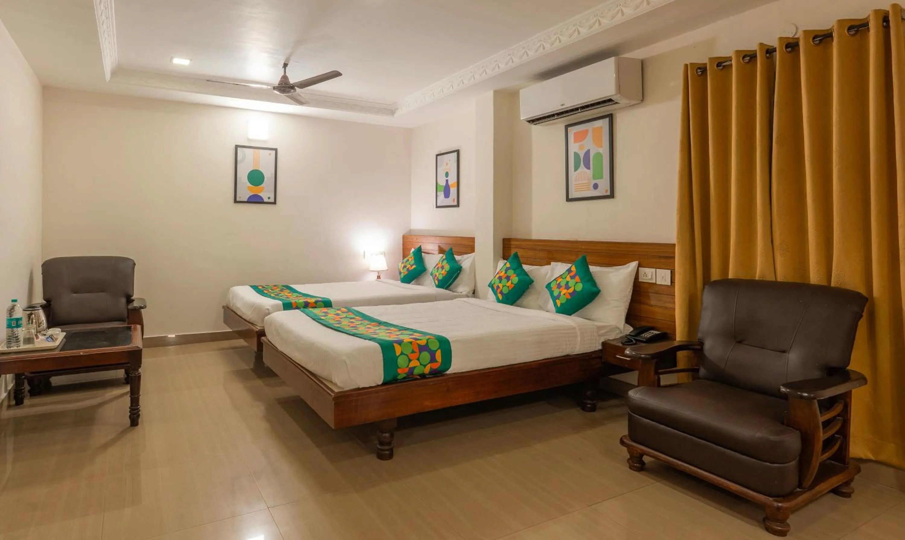 Bedroom, Bed in Hotel Golden Bliss