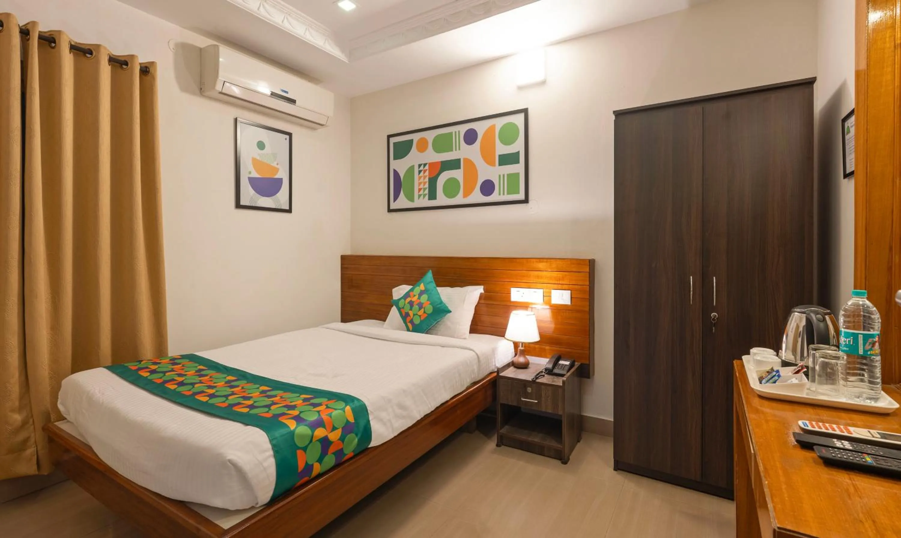 Bedroom, Bed in Hotel Golden Bliss