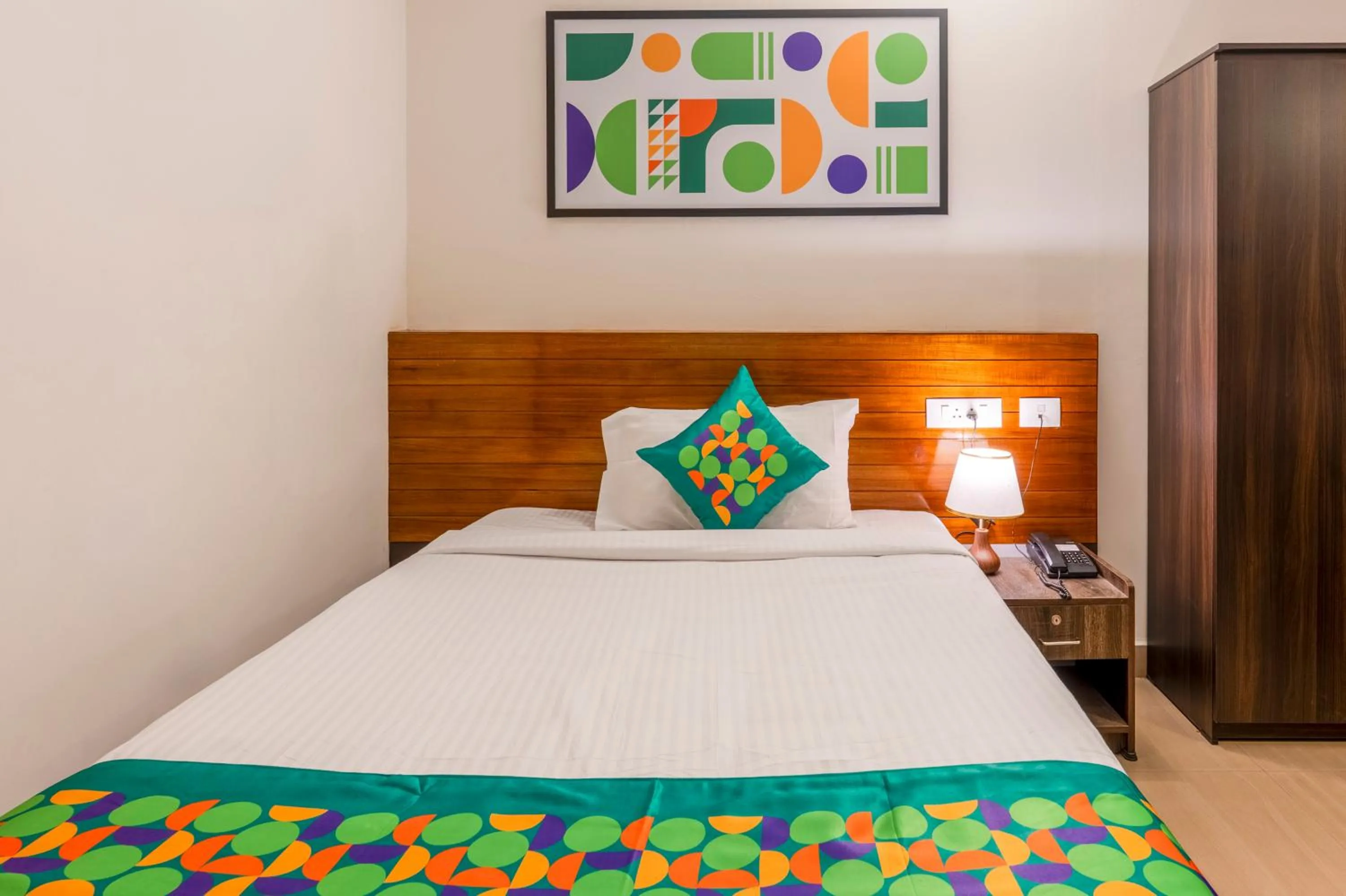 Bedroom, Bed in Hotel Golden Bliss
