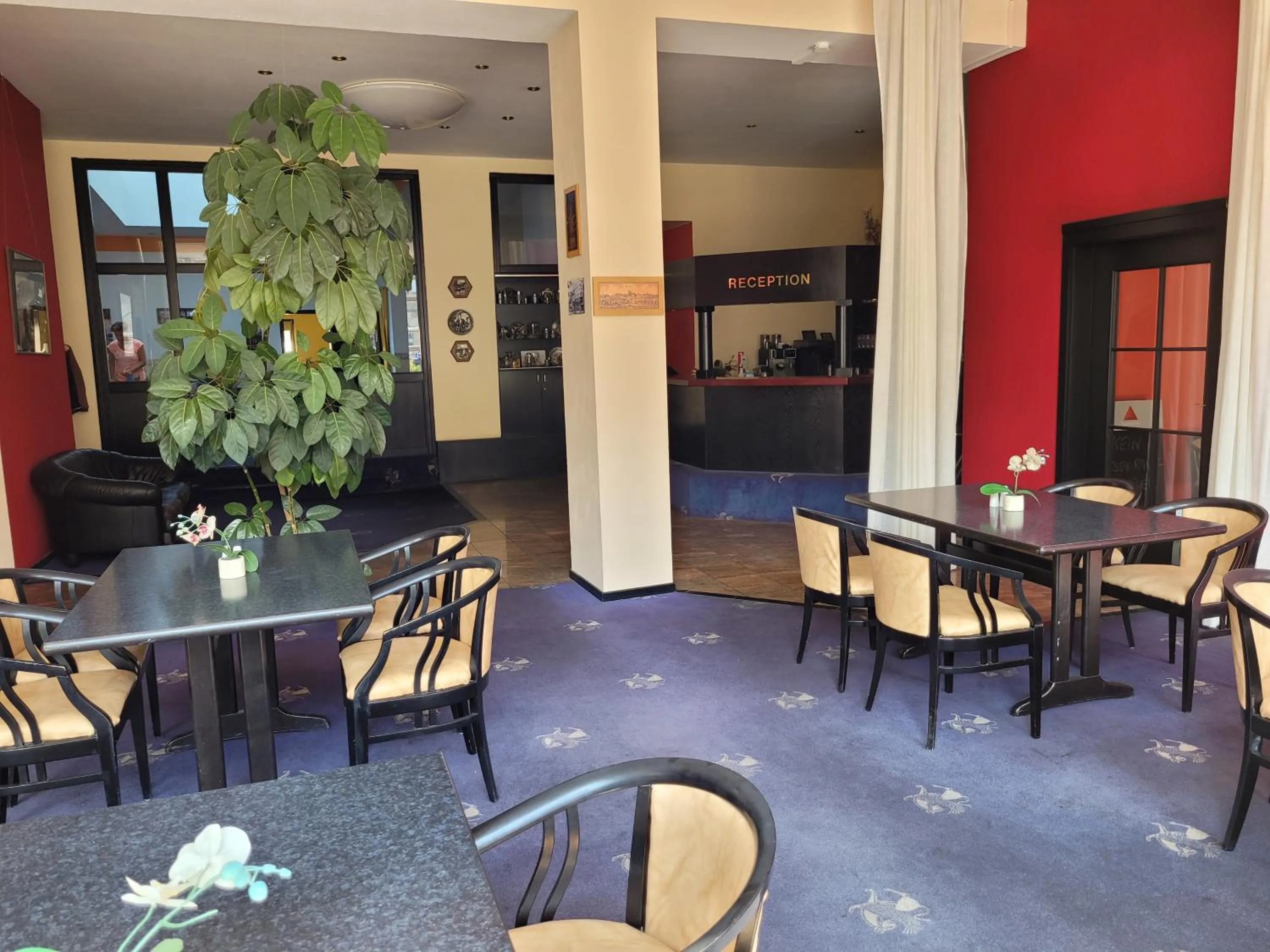 Restaurant/places to eat in Hotel Schweizer Hof