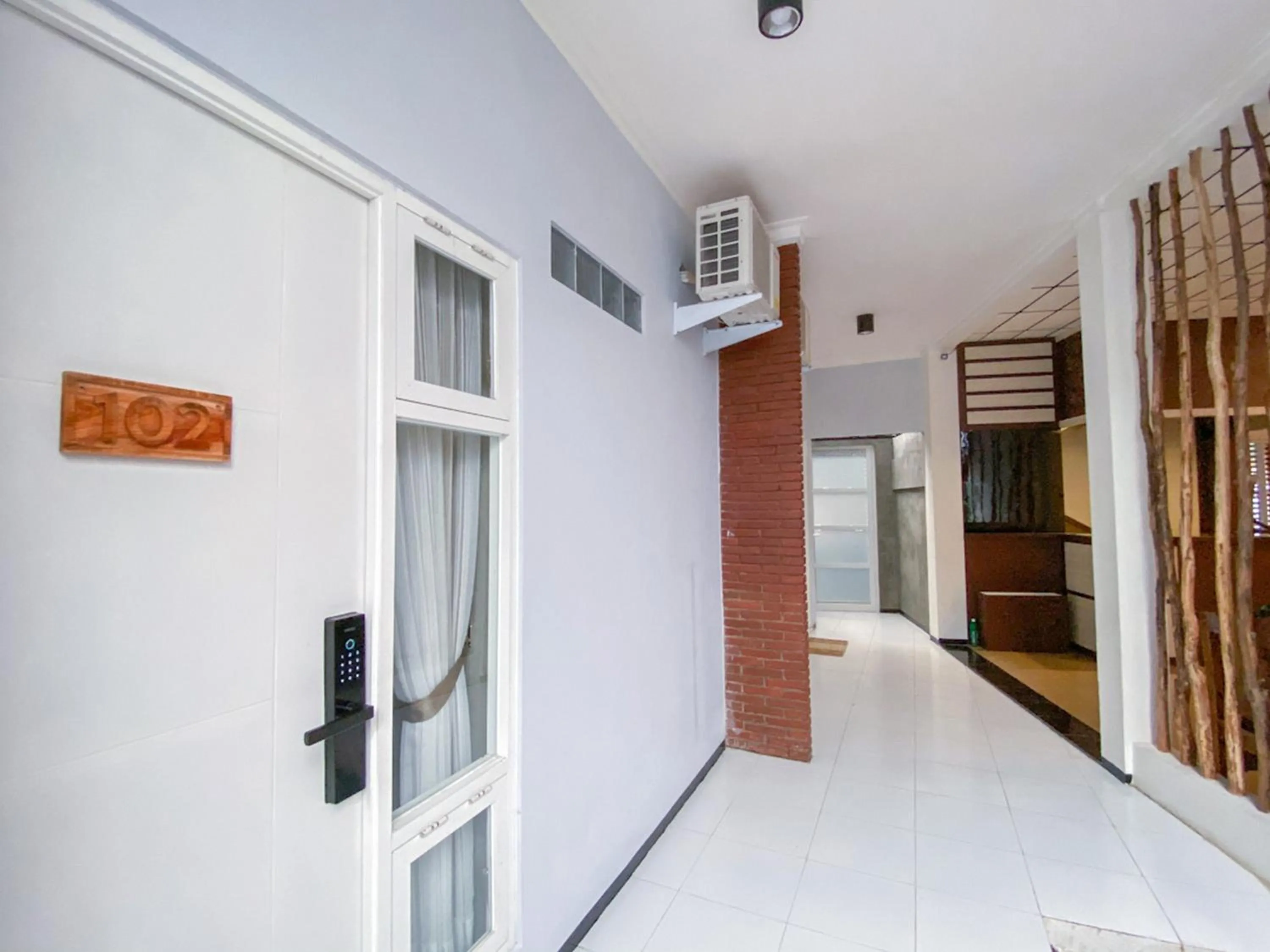 Area and facilities, Bed in RedDoorz Syariah At Mitra Guest House