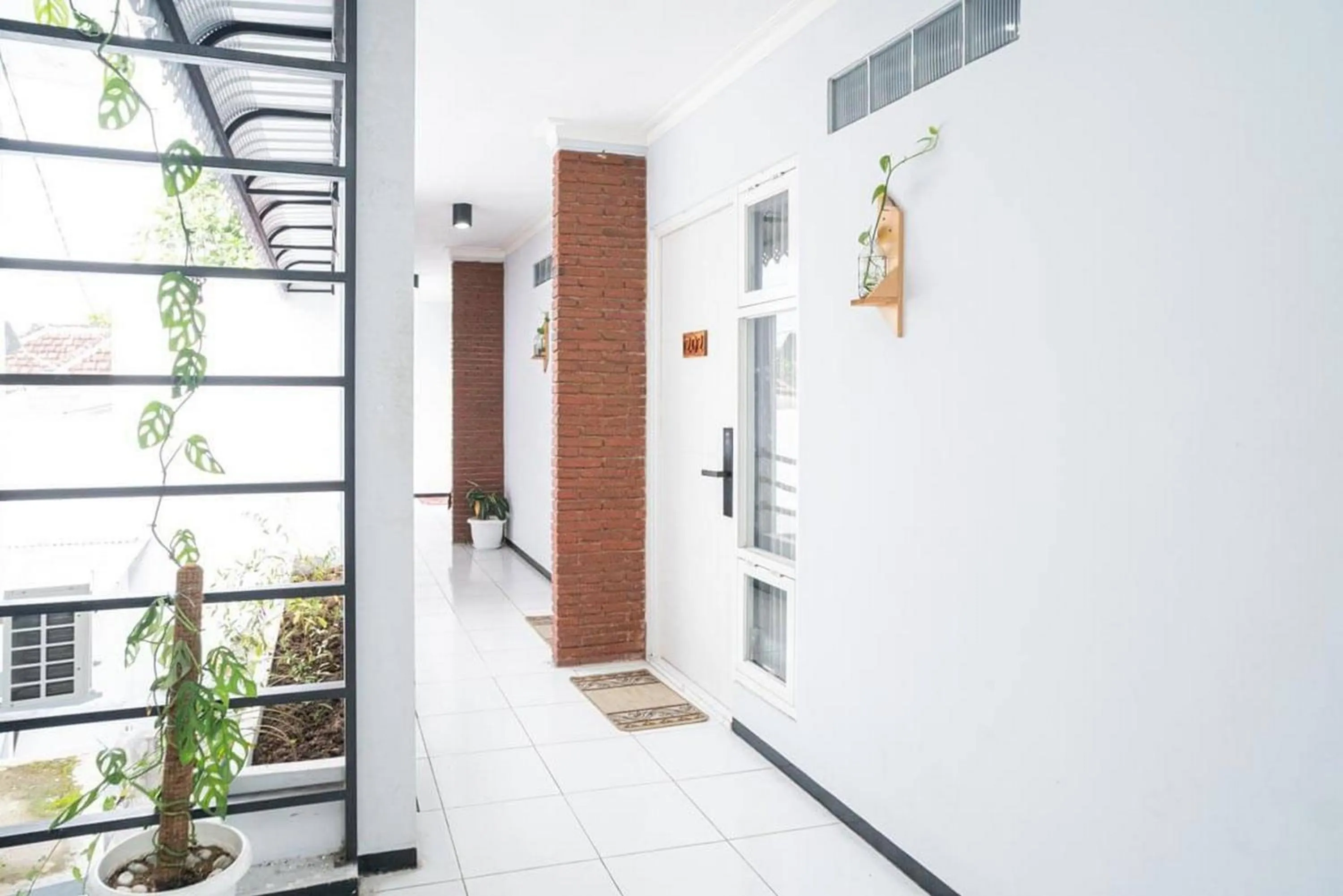 Property building in RedDoorz Syariah At Mitra Guest House