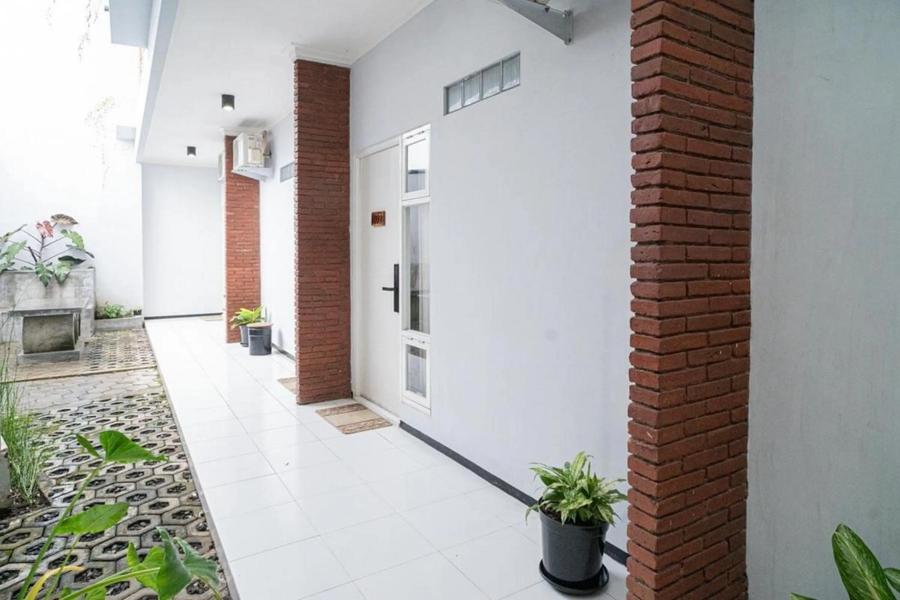 Property building in RedDoorz Syariah At Mitra Guest House