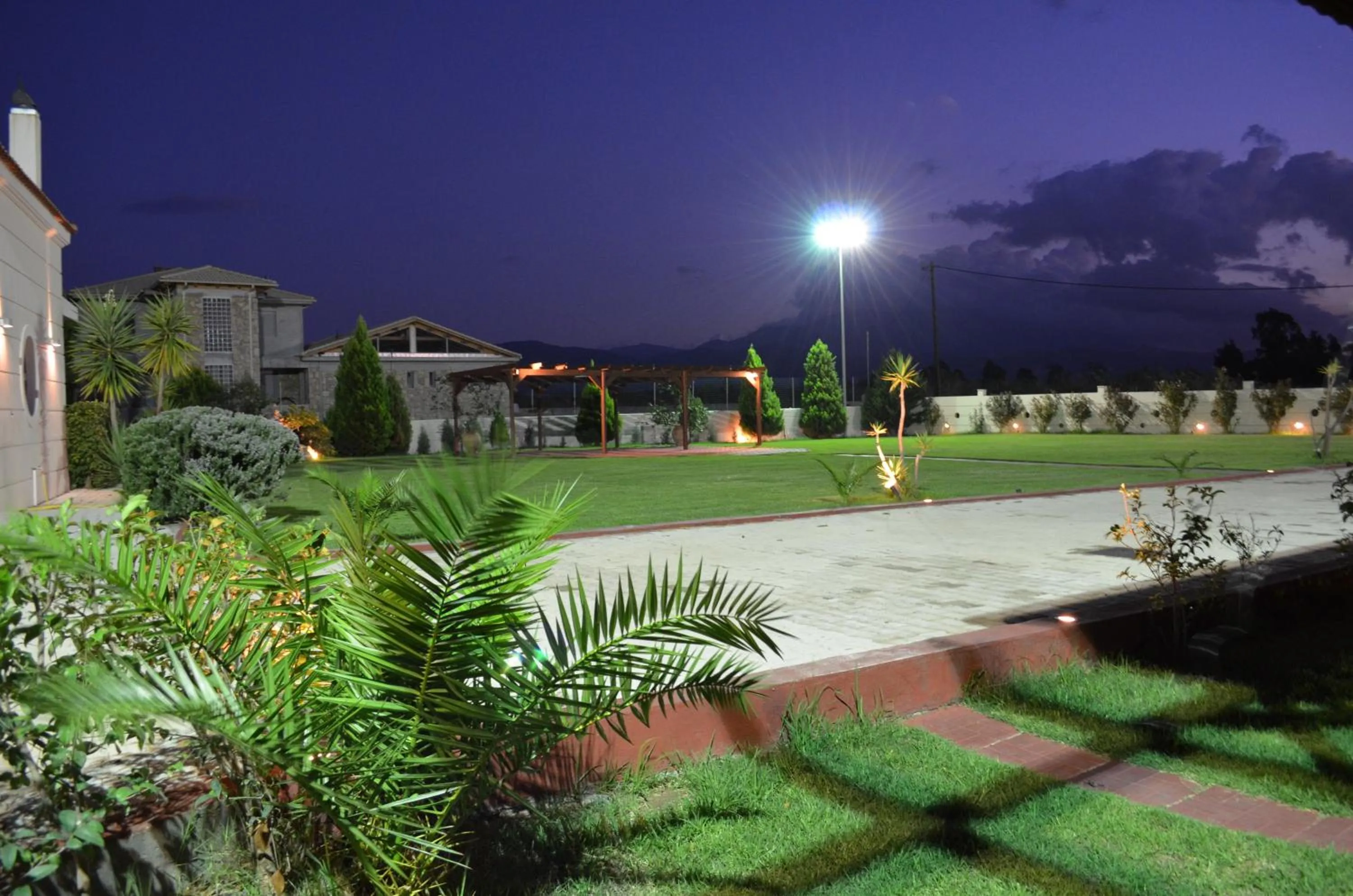 Garden in Ktima Xiliadou