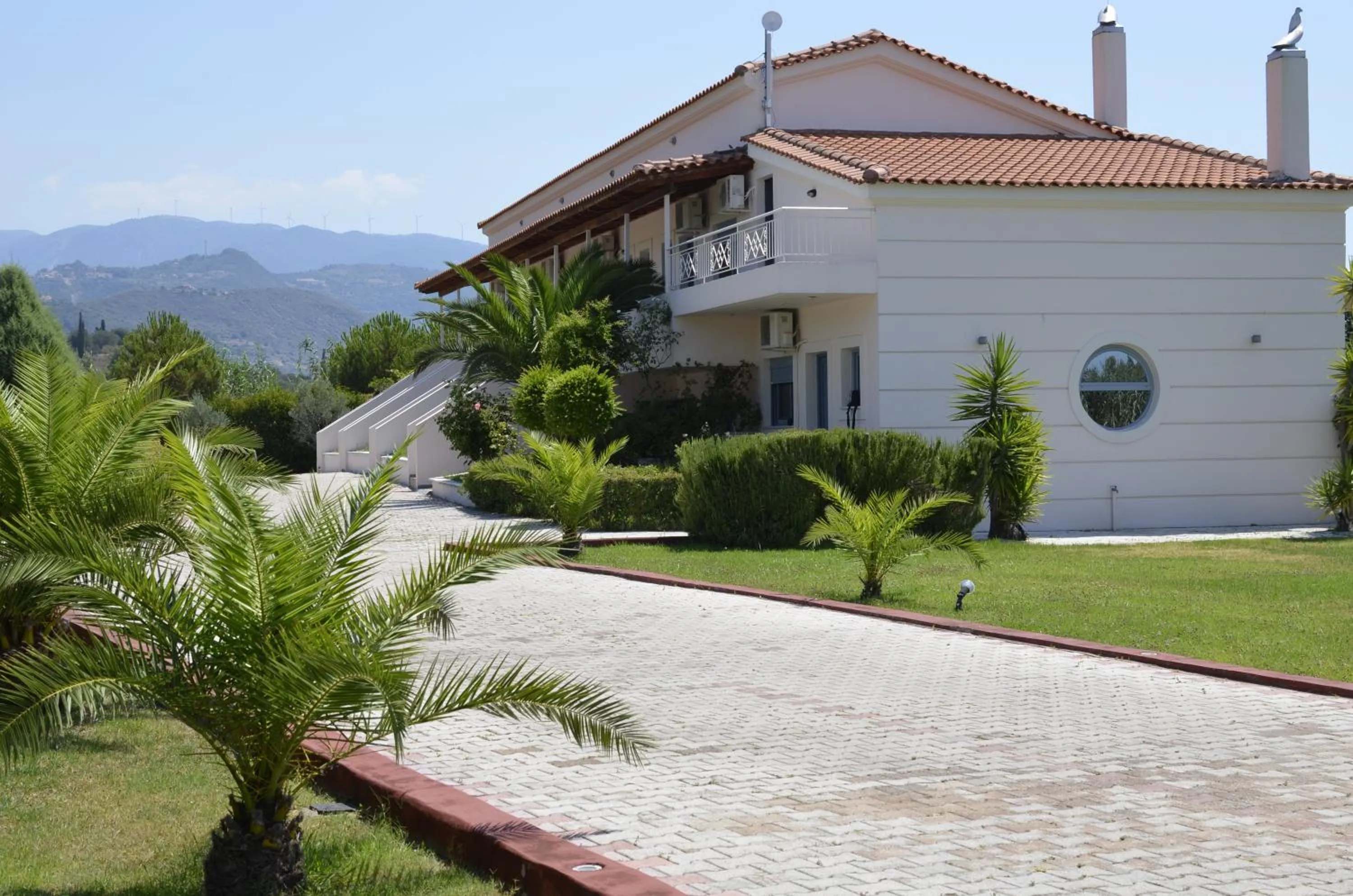 Facade/entrance in Ktima Xiliadou