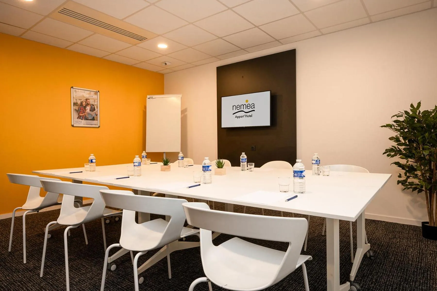 Meeting/conference room in Nemea Appart Hotel Europe Velizy Villacoublay
