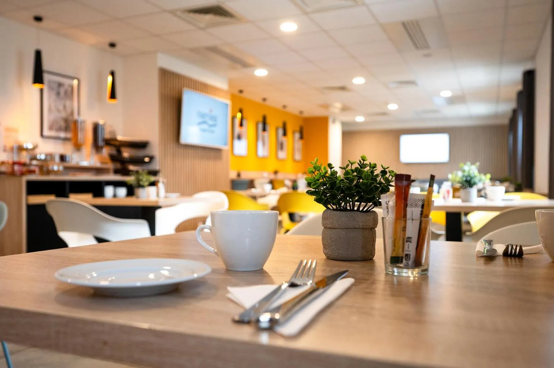 Breakfast in Nemea Appart Hotel Europe Velizy Villacoublay