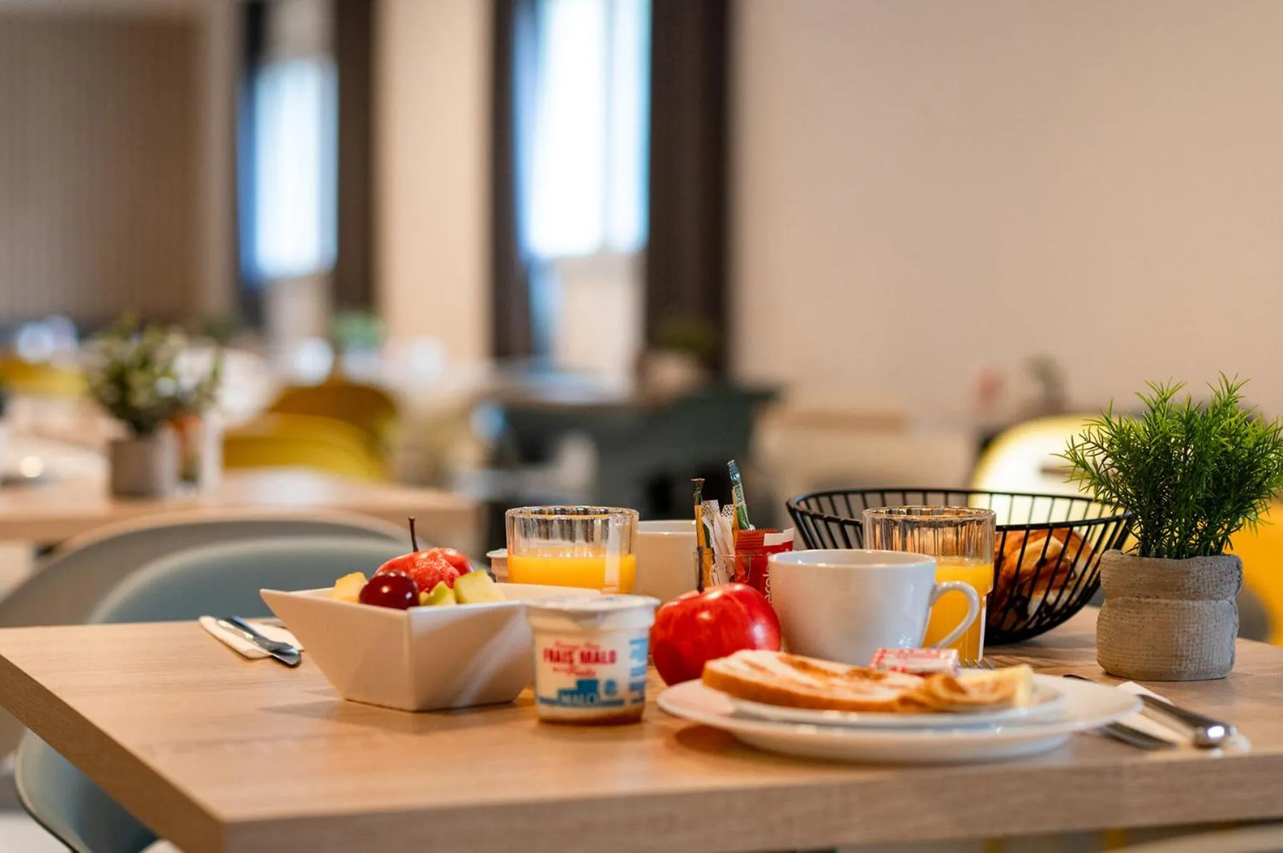 Breakfast in Nemea Appart Hotel Europe Velizy Villacoublay