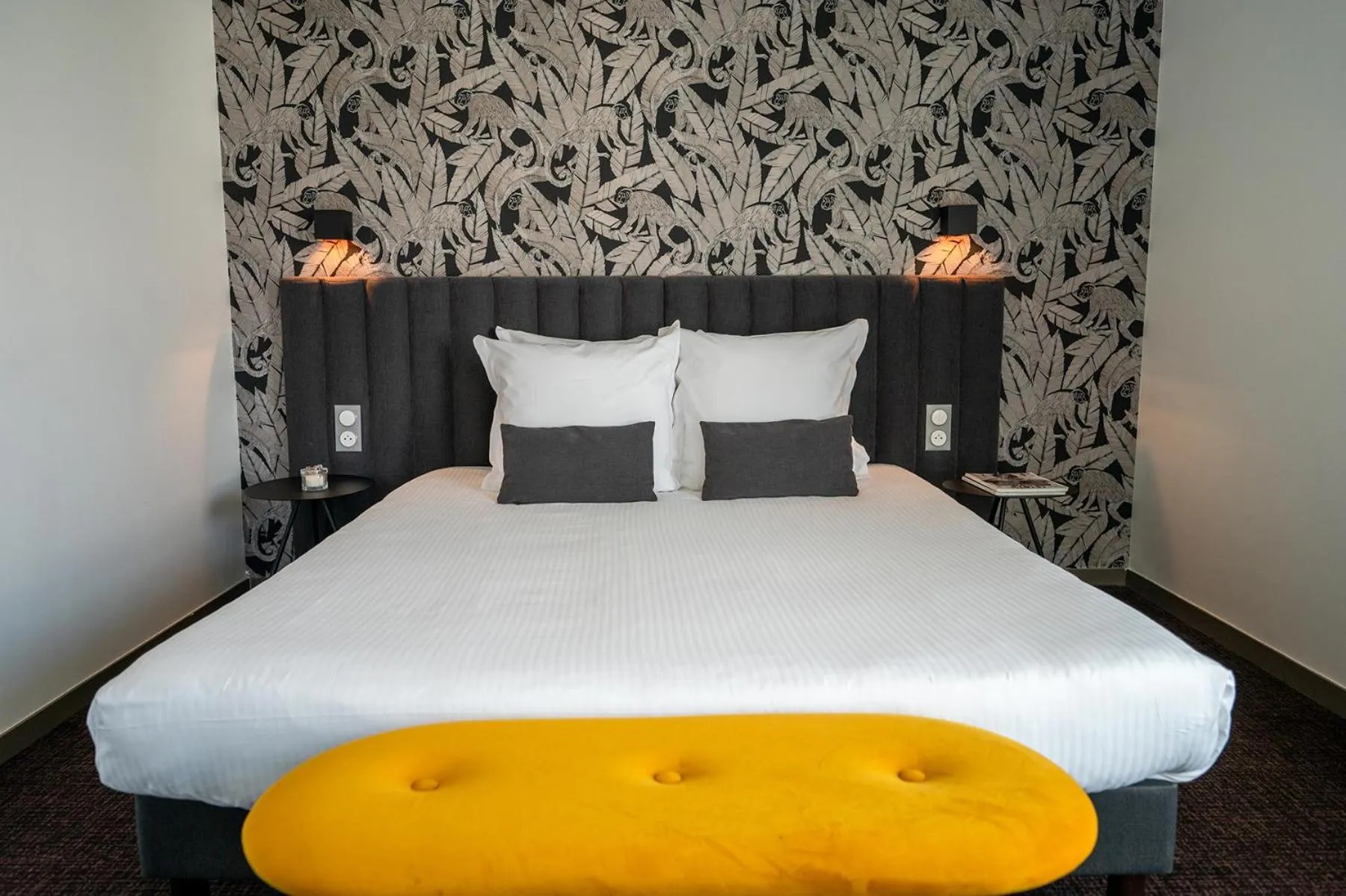 Bedroom, Bed in Nemea Appart Hotel Europe Velizy Villacoublay