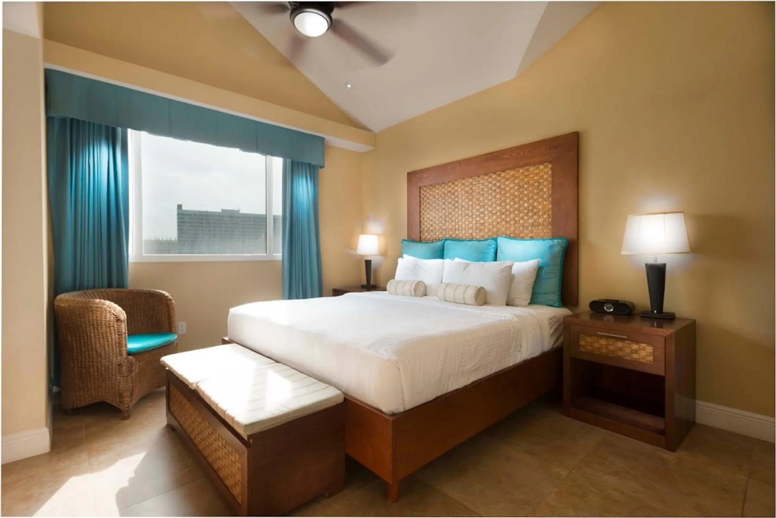 Photo of the whole room, Bed in Divi Aruba Phoenix Beach Resort