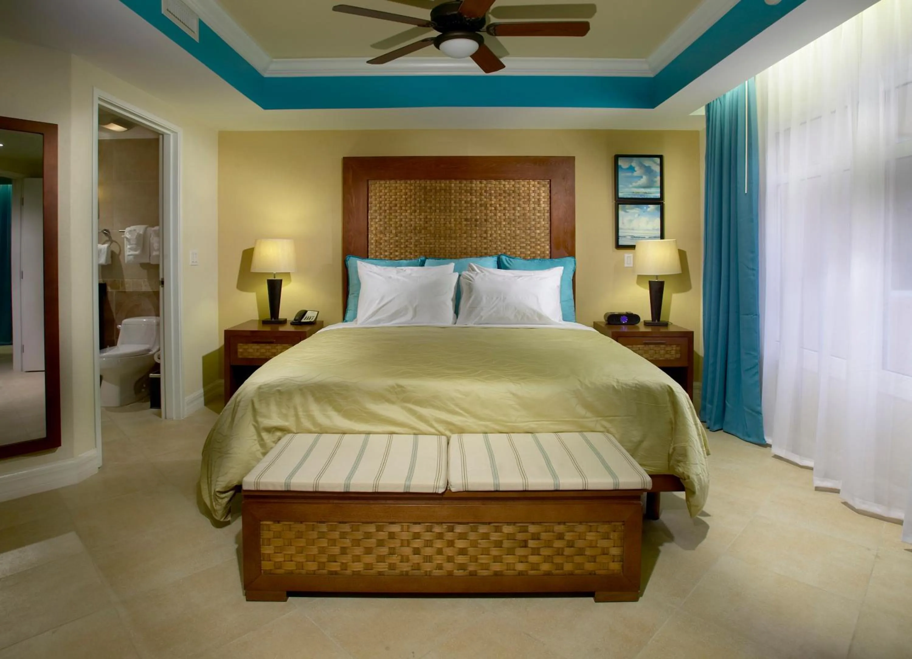 Photo of the whole room, Bed in Divi Aruba Phoenix Beach Resort