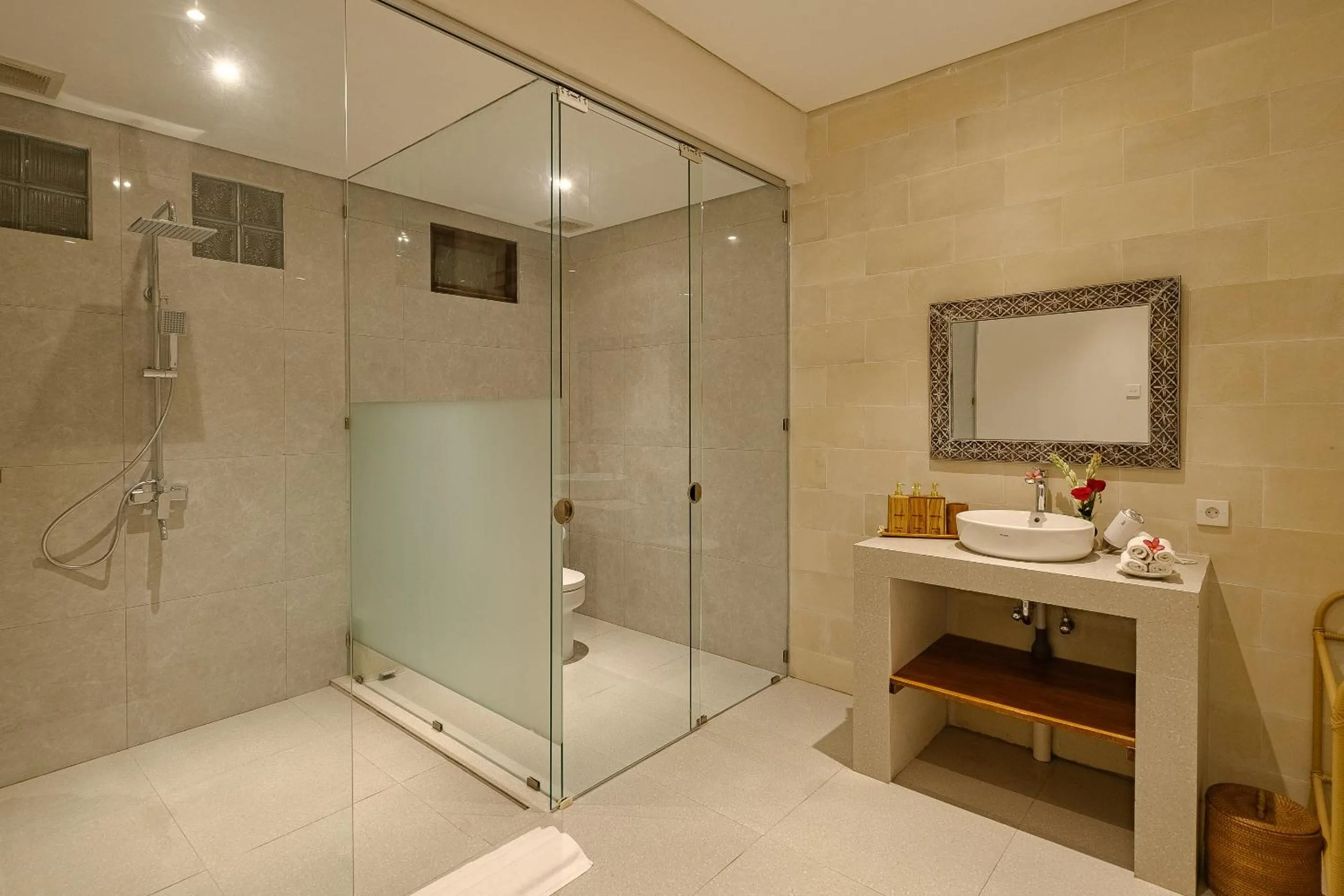 Shower in Villa Wananta