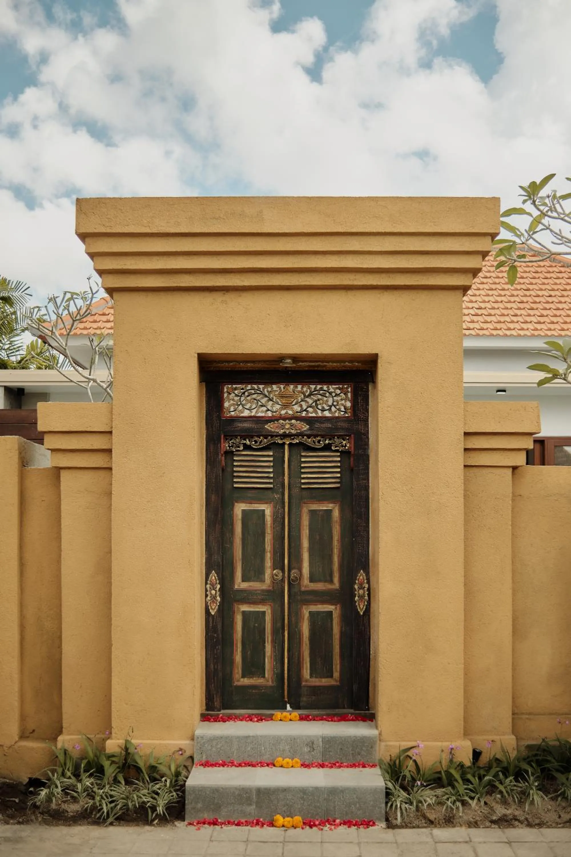 Property building in Villa Wananta