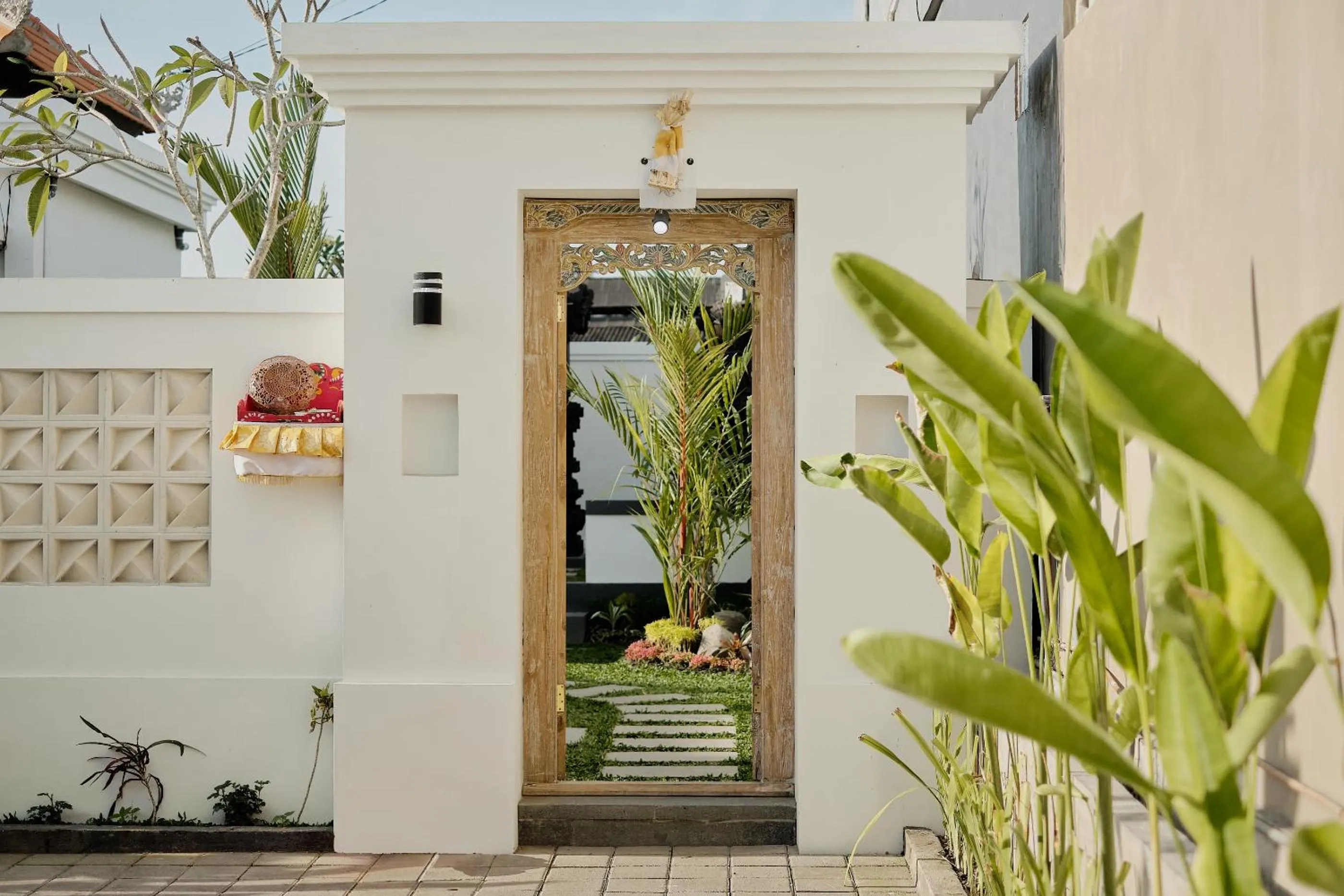 Property building in Villa Wananta