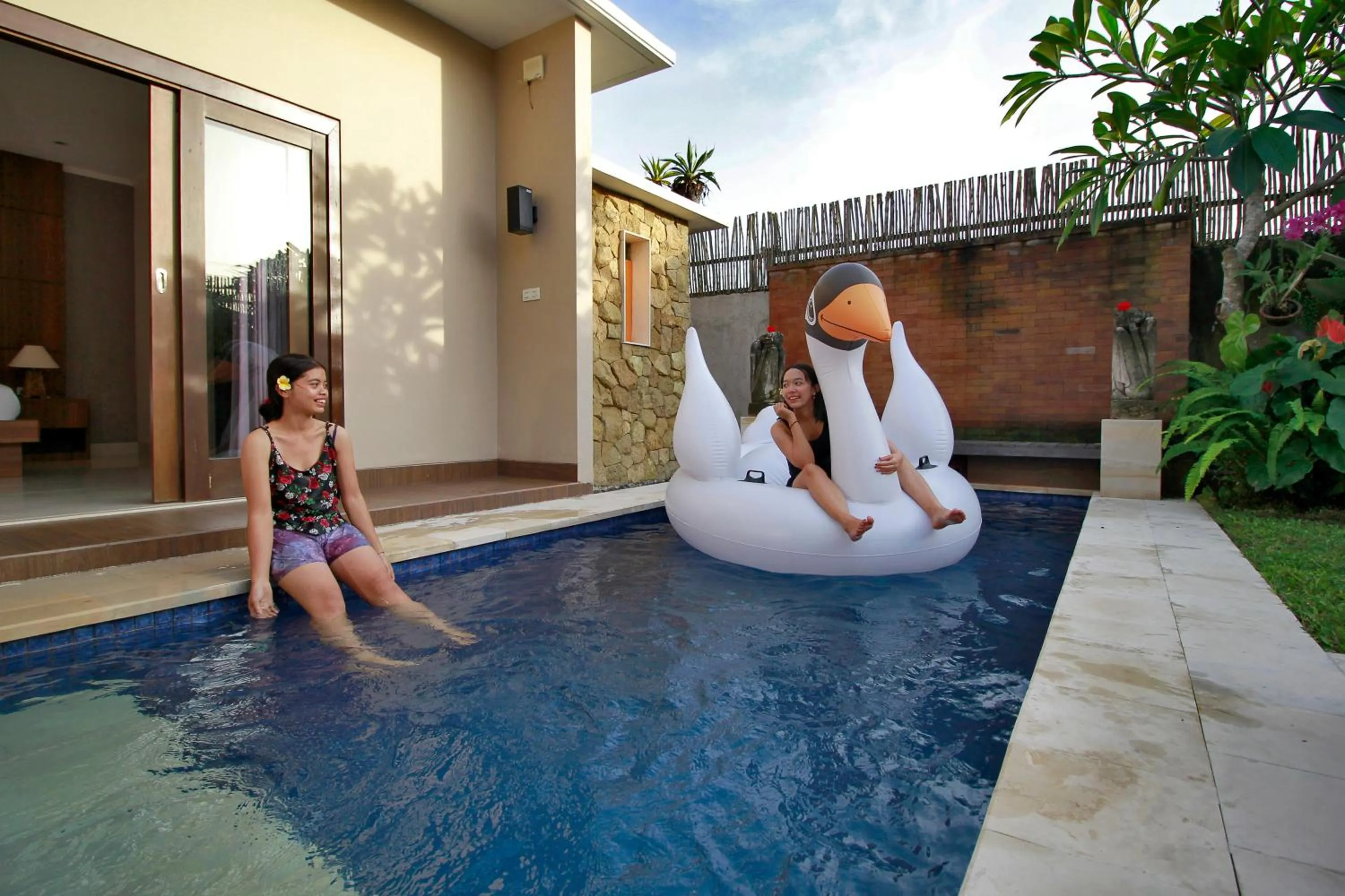 People in Villa Wananta