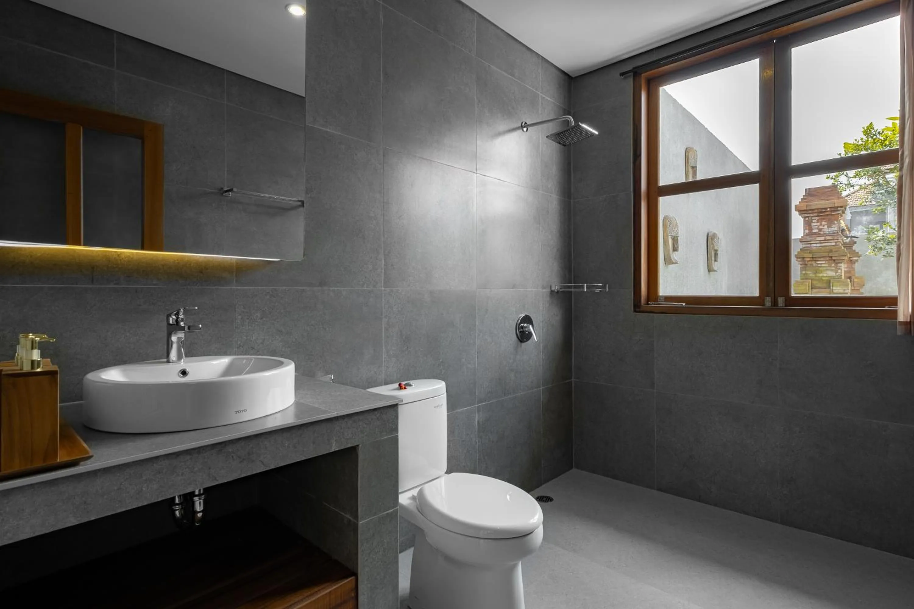 Shower in Villa Wananta