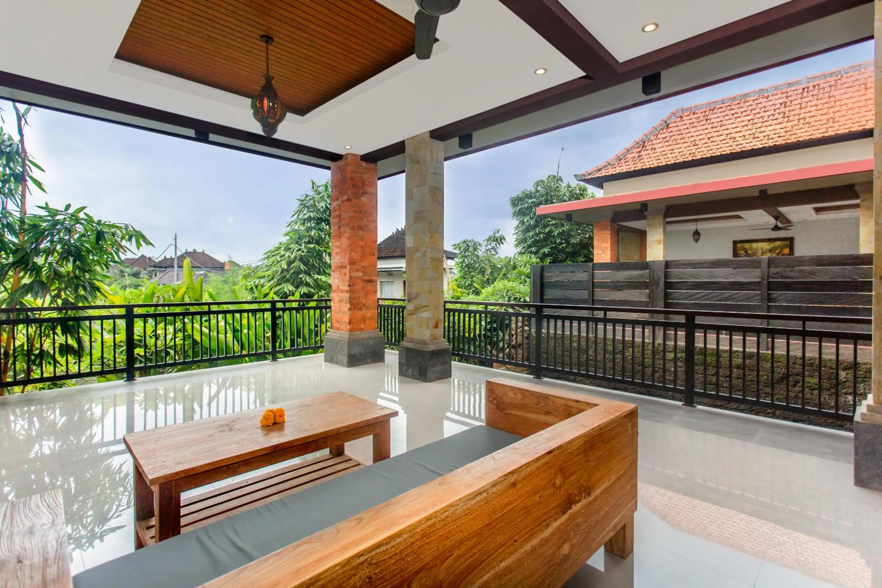 Day in Villa Wananta