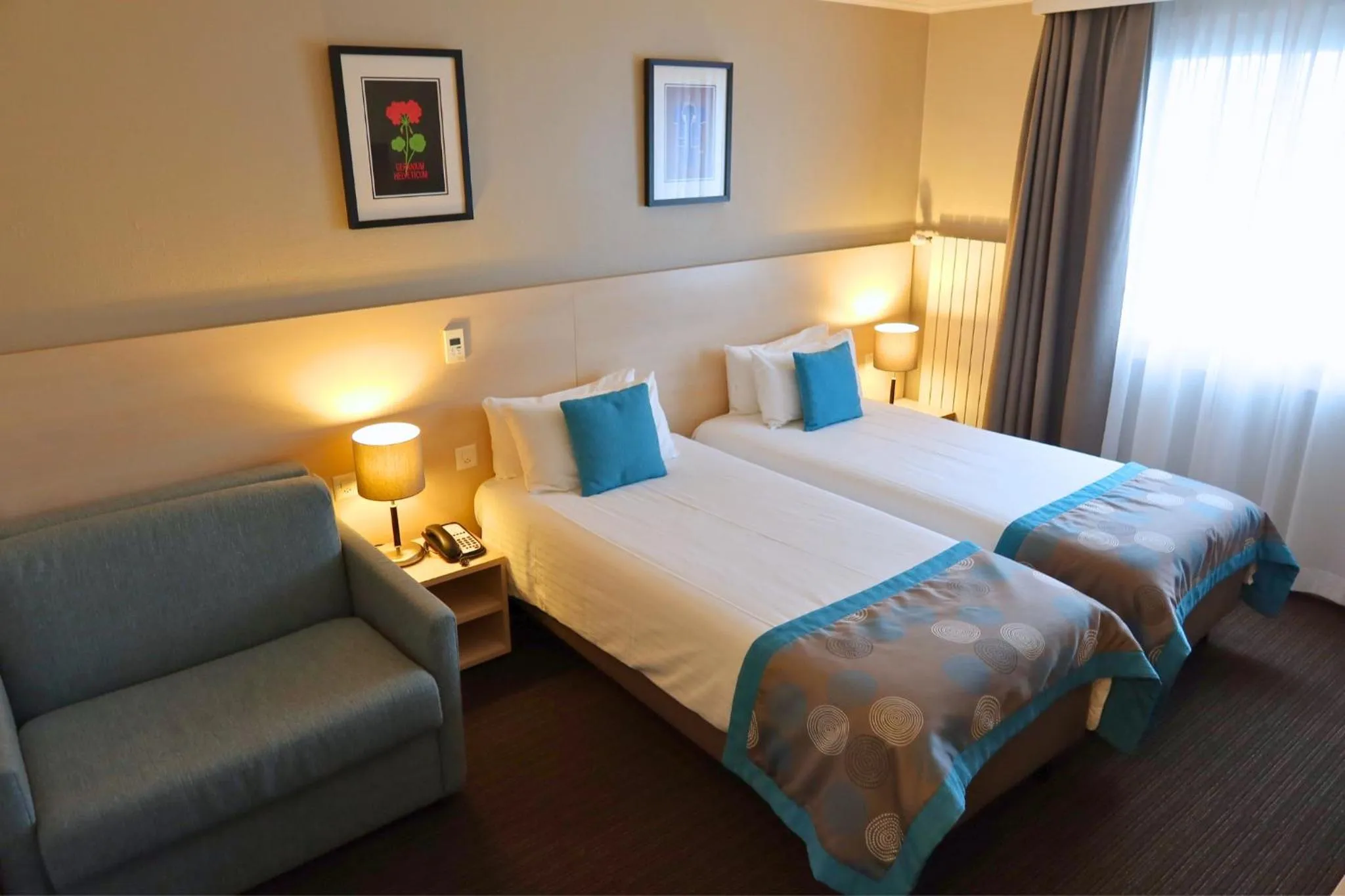 Bed in Everness Hotel & Resort