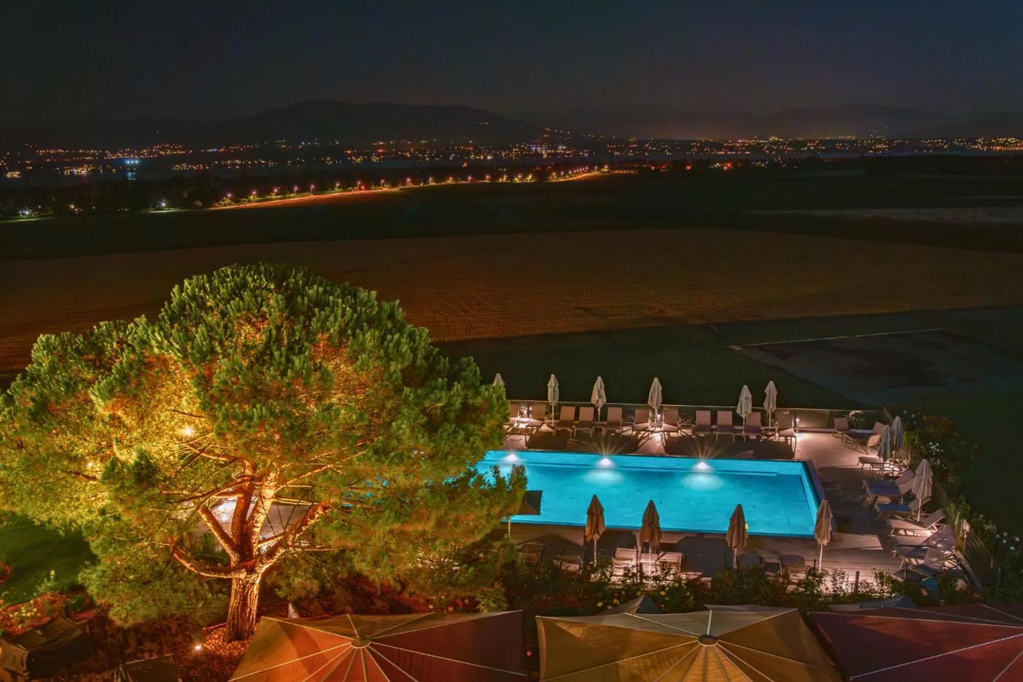 Swimming pool in Everness Hotel & Resort