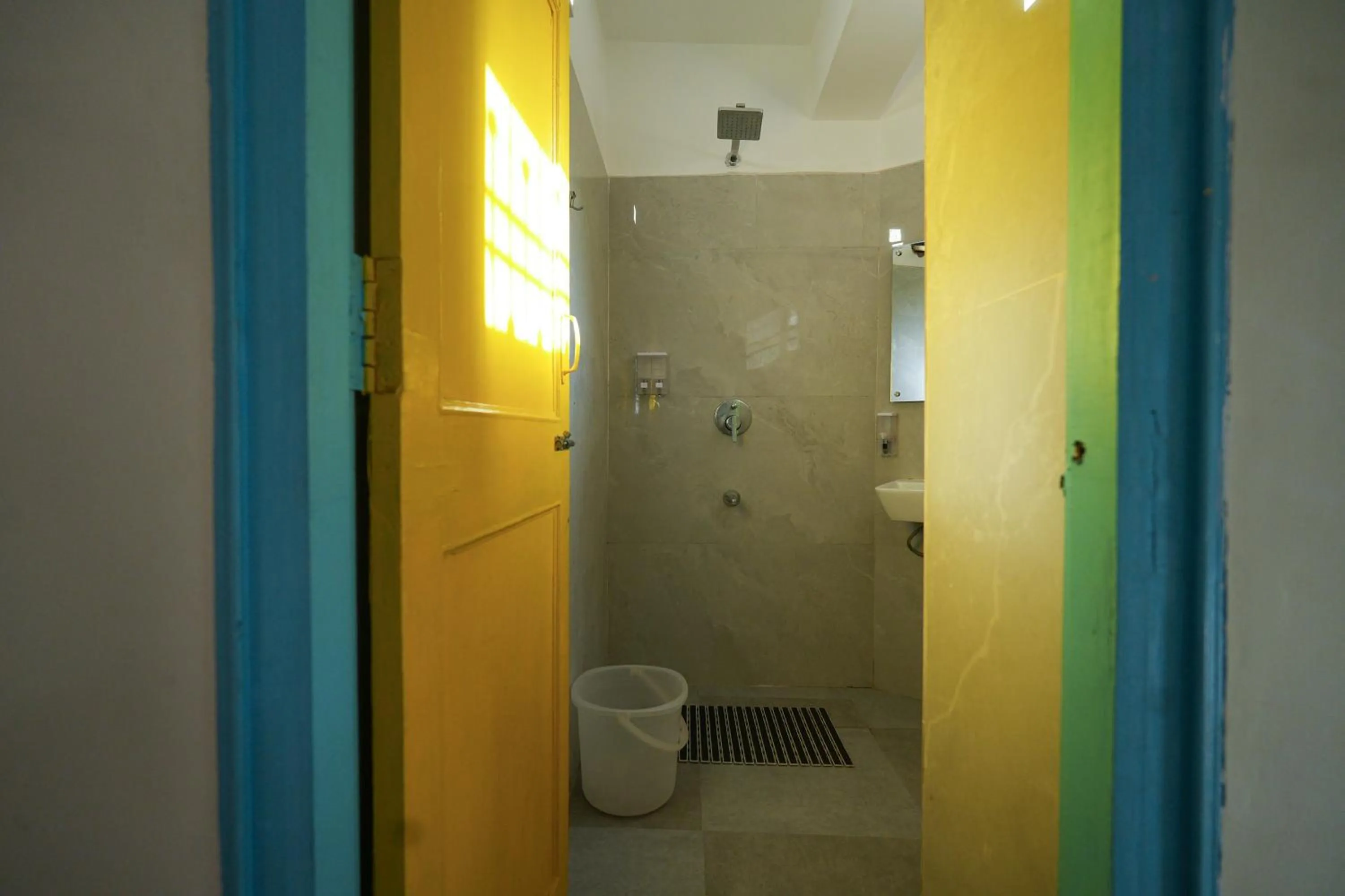 Bathroom in Shalom Backpackers Udaipur
