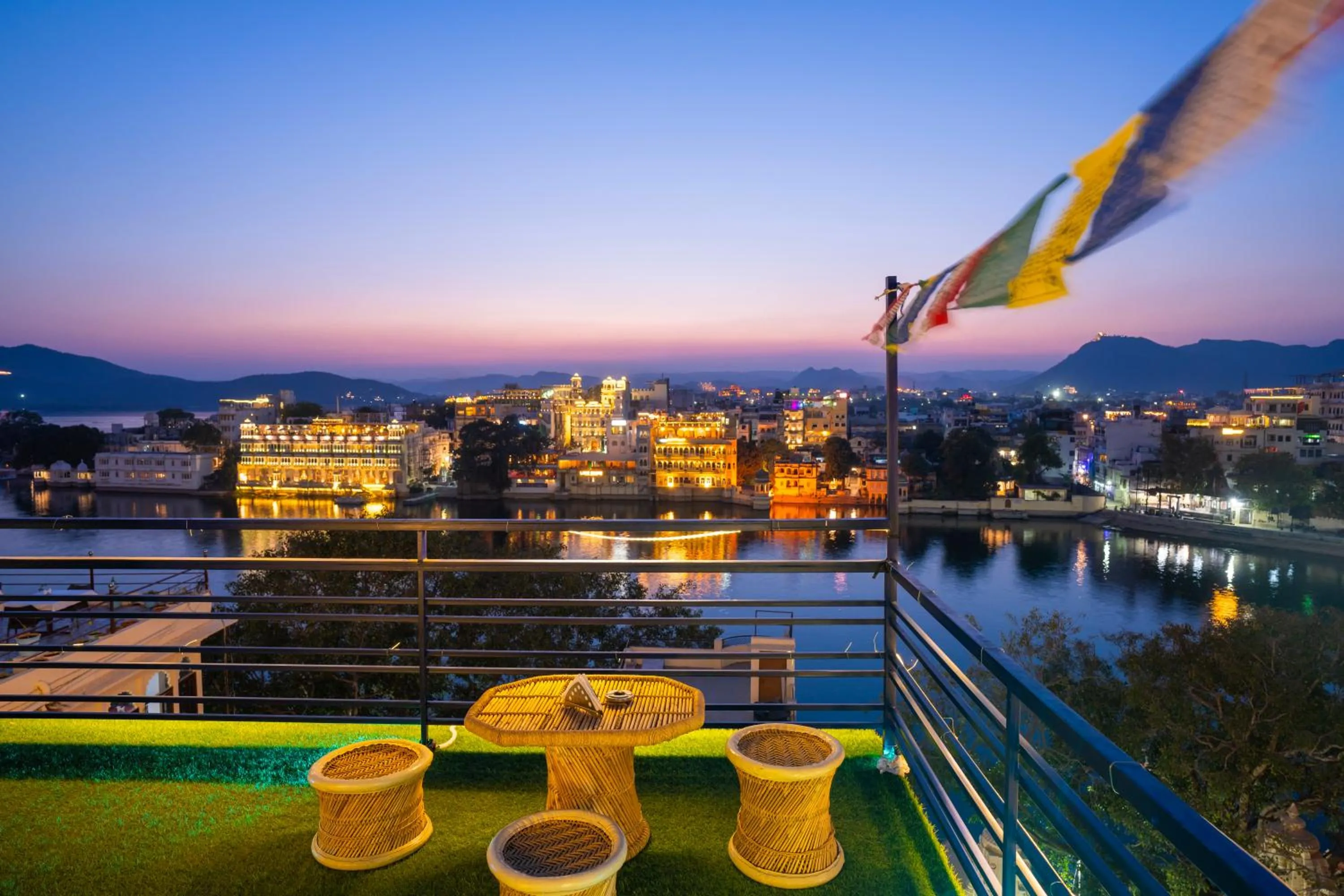 Night in Shalom Backpackers Udaipur