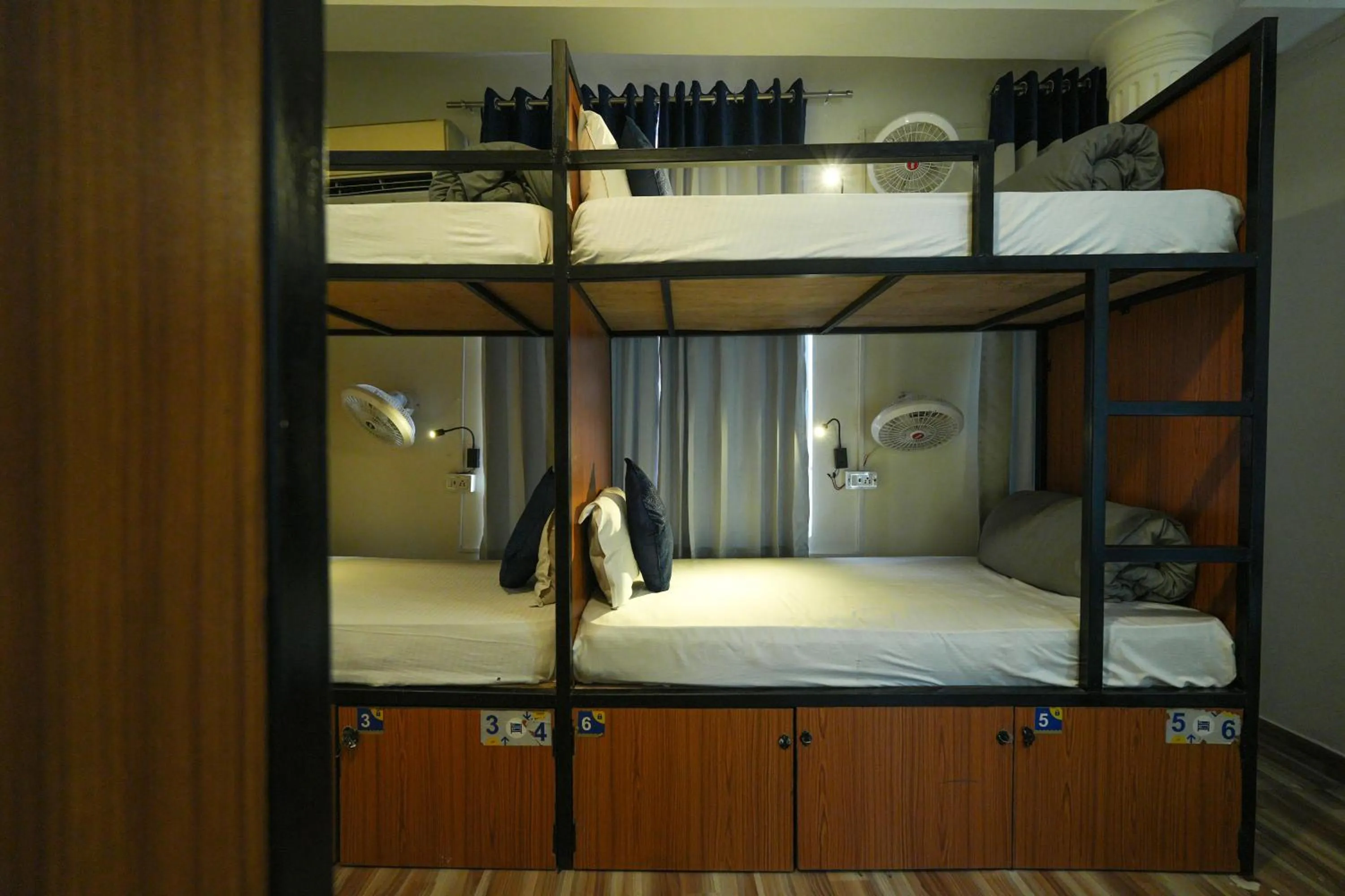 Bed in Shalom Backpackers Udaipur