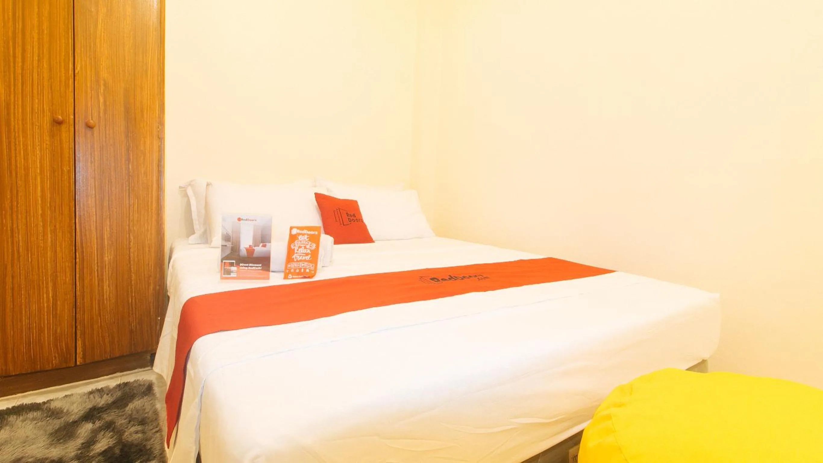 Bedroom, Bed in RedDoorz at V-Cloud Hills near De La Salle Dasmarinas Cavite