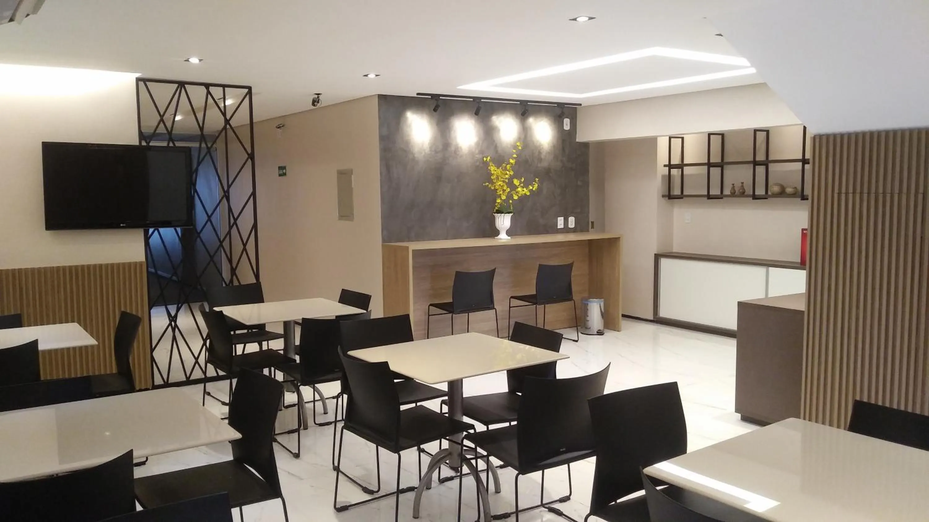 Restaurant/places to eat in HUB Hotel