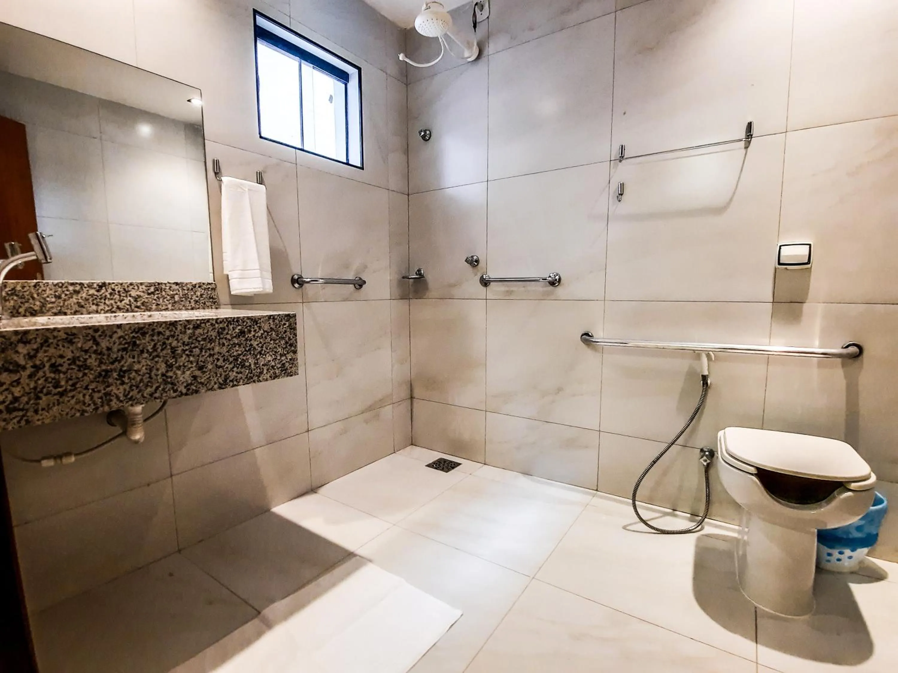 Bathroom in HUB Hotel