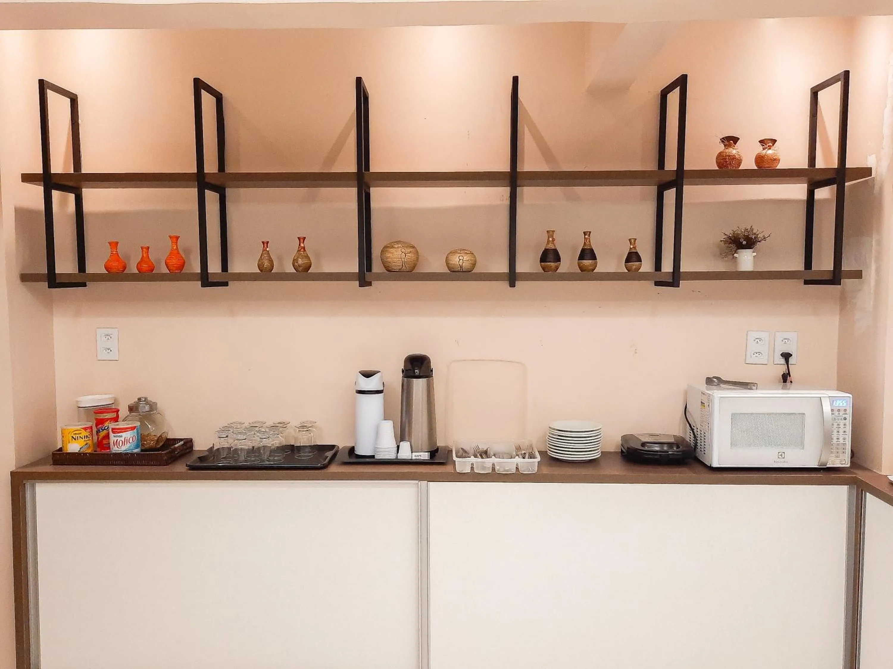 Communal kitchen in HUB Hotel