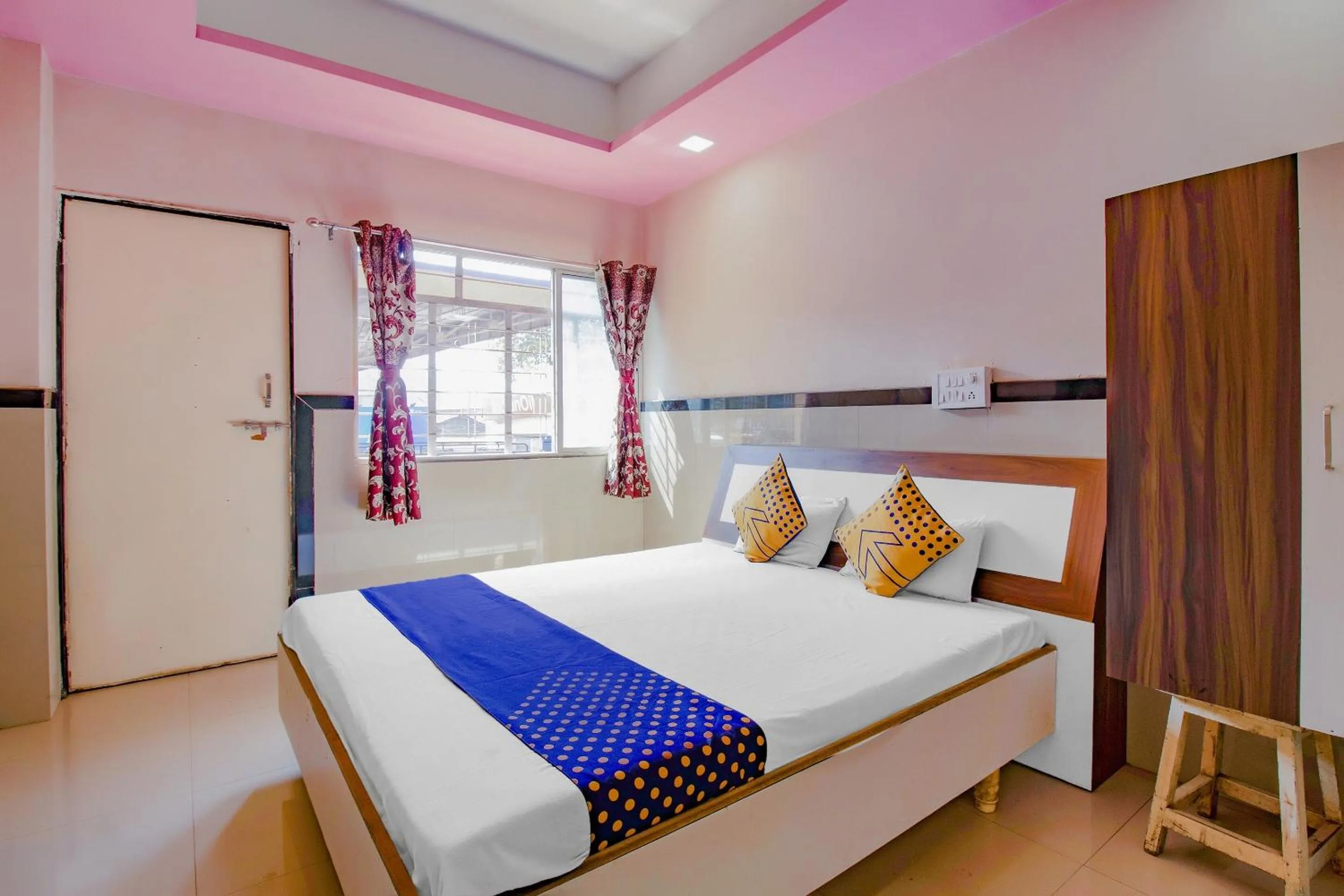 Bedroom, Bed in SPOT ON Indirasagar Executive