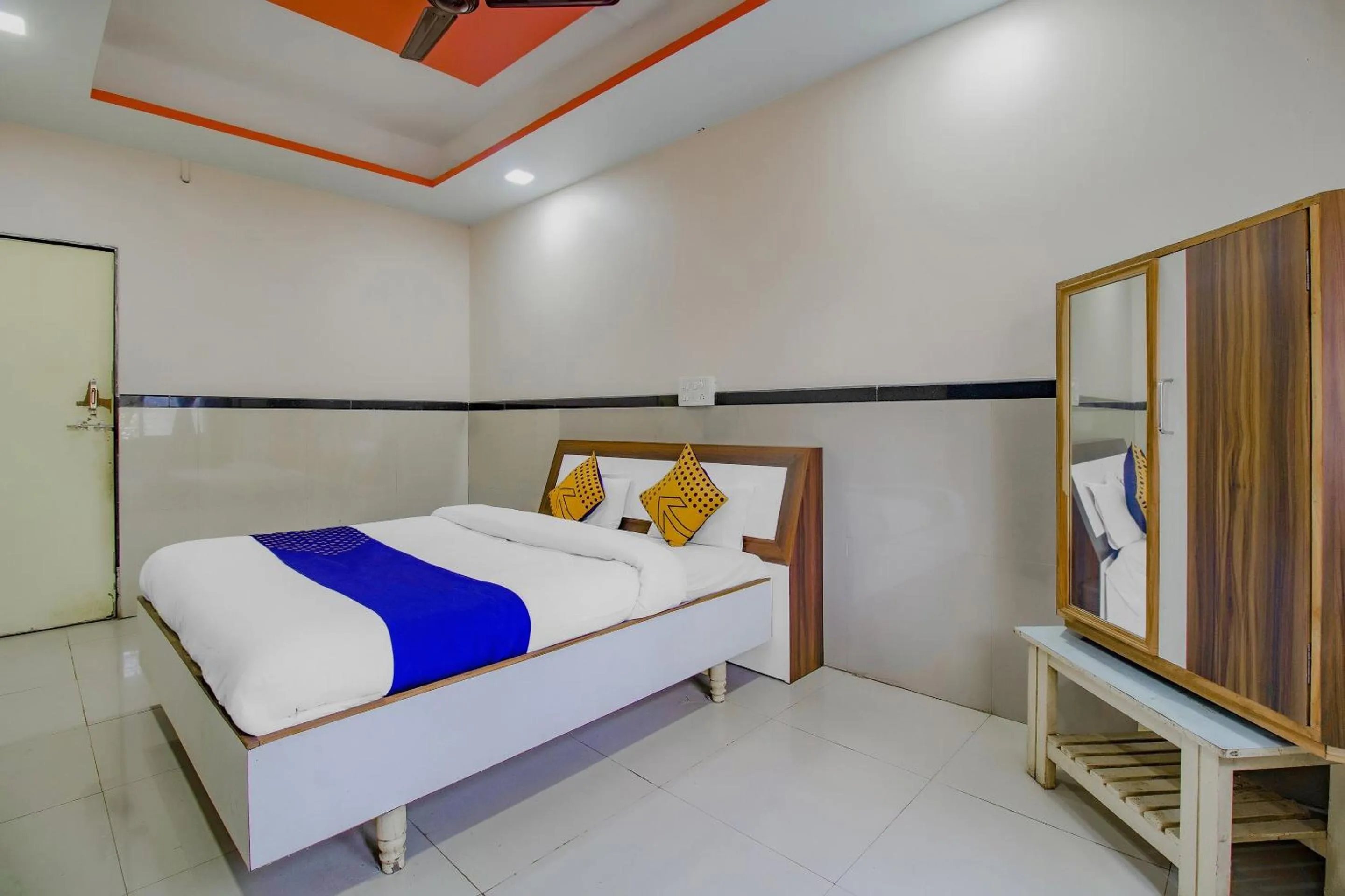 Bedroom, Bed in SPOT ON Indirasagar Executive