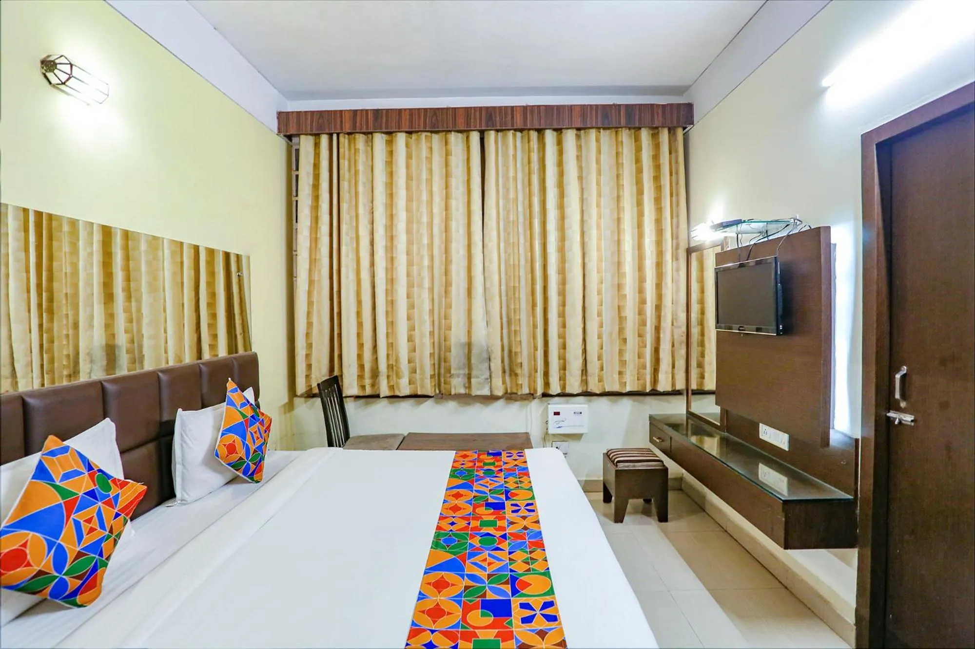 TV and multimedia, Bed in FabExpress Kanha Classic