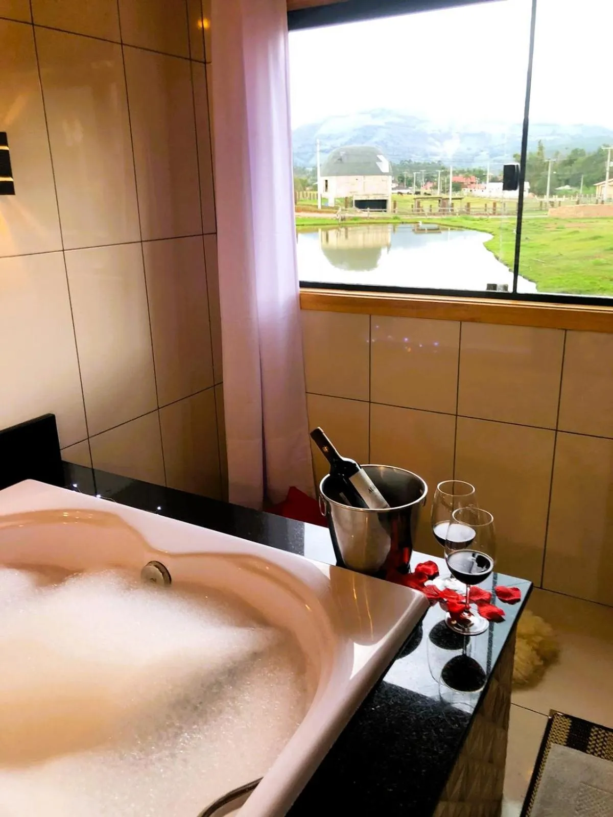 Hot Tub in Pousada Village dos Canyons