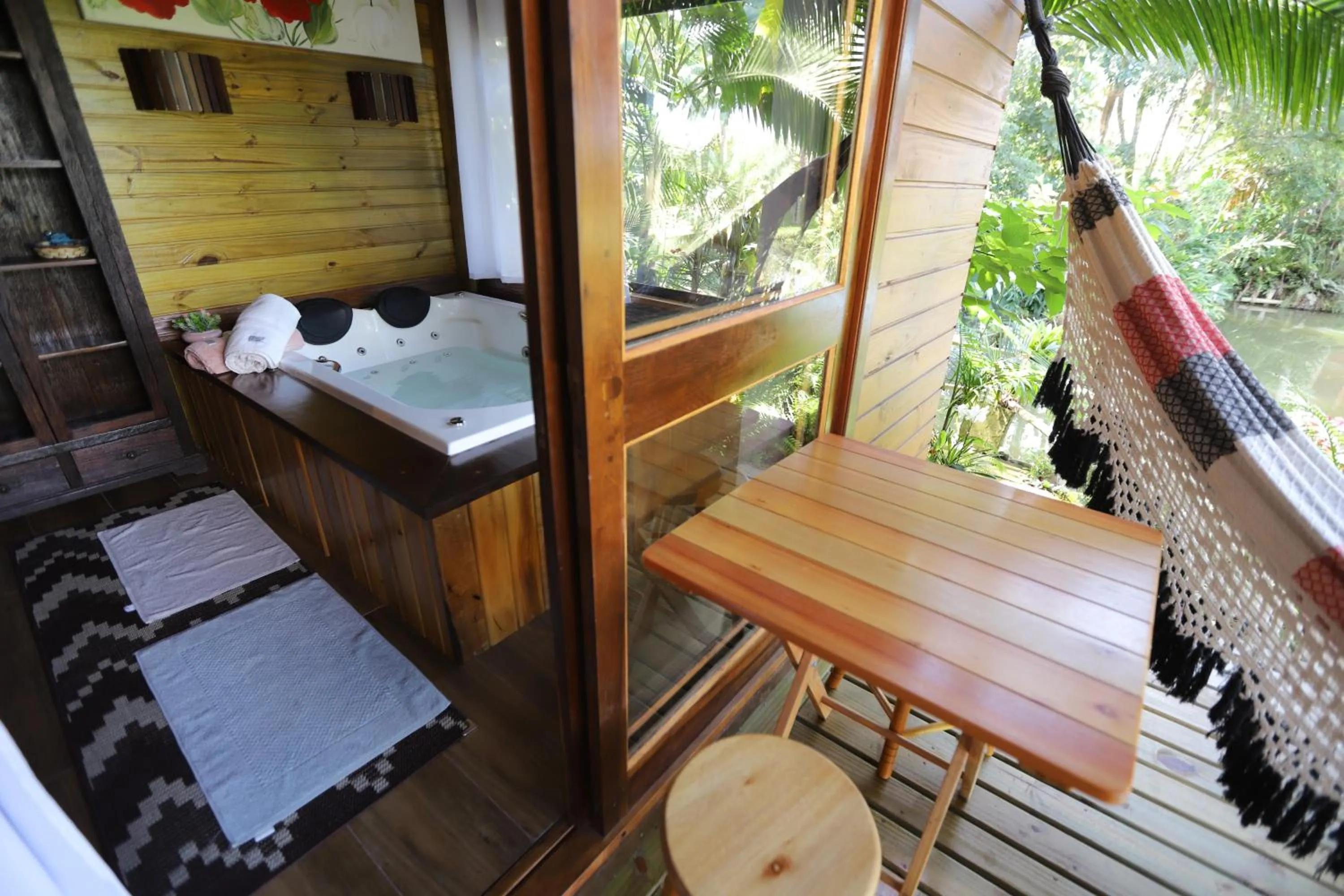 Balcony/Terrace, Bed in Pousada Village dos Canyons
