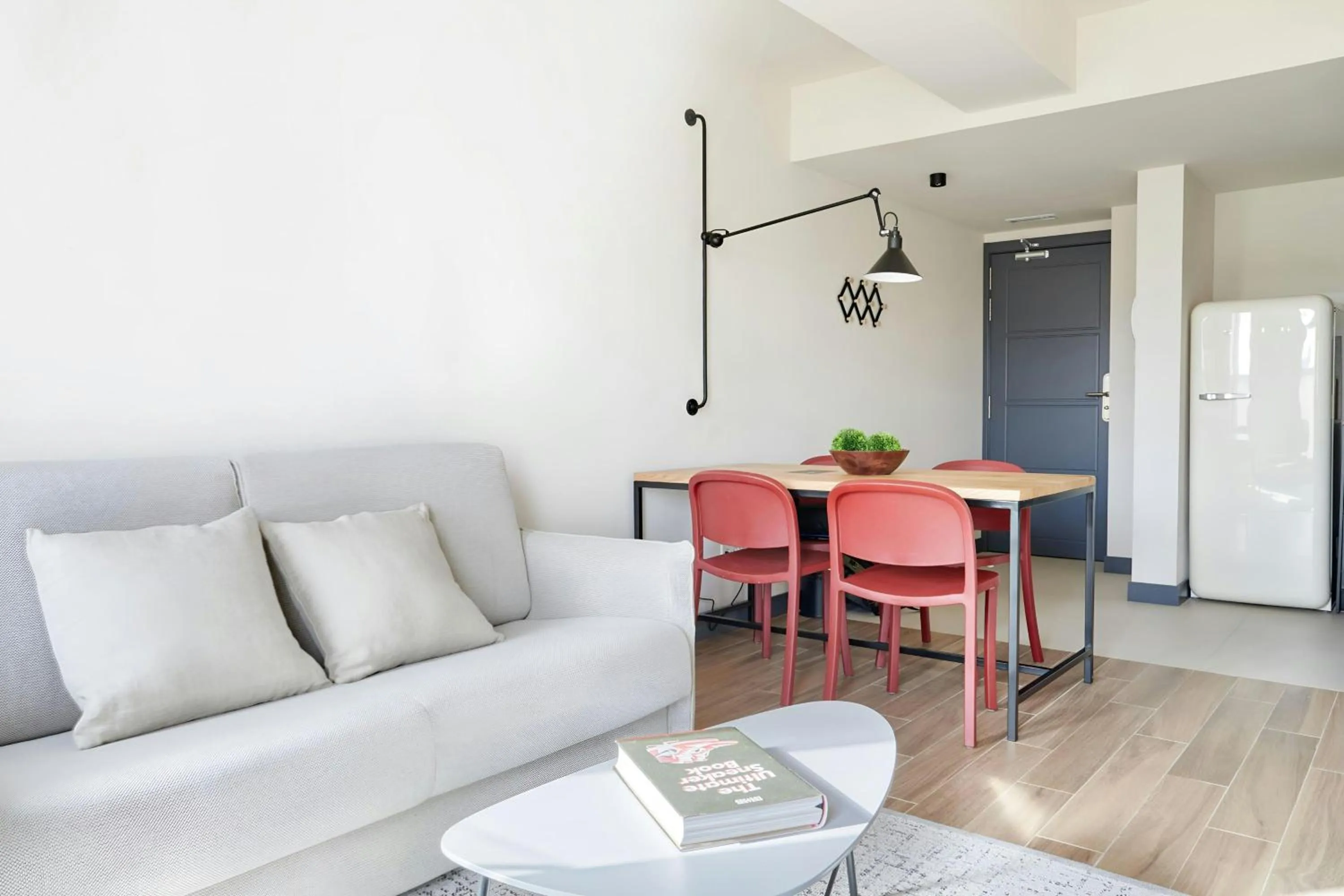 Living room in Sonder by Marriott Bonvoy Malasaña Apartments