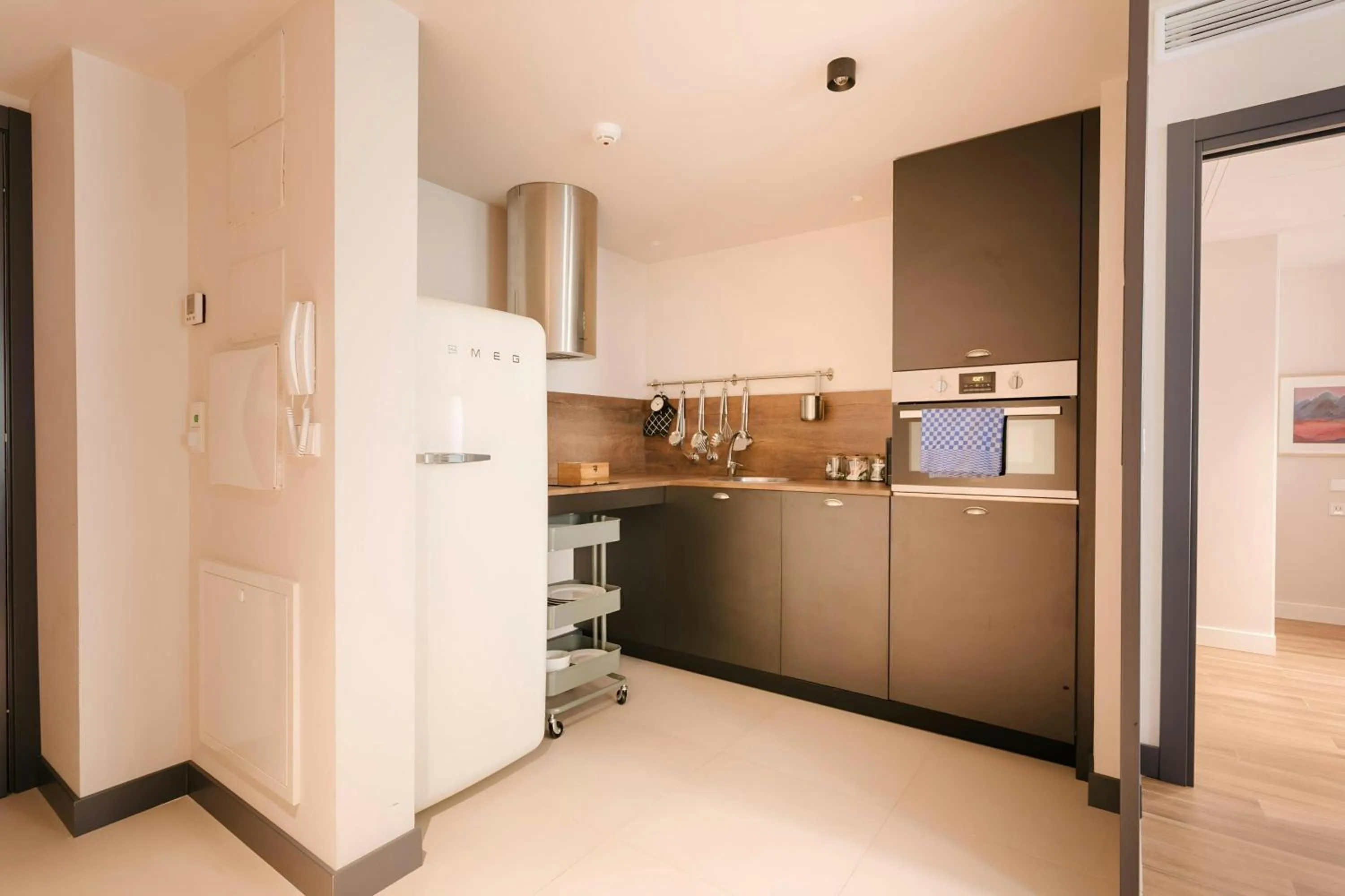 Kitchen or kitchenette in Sonder by Marriott Bonvoy Malasaña Apartments