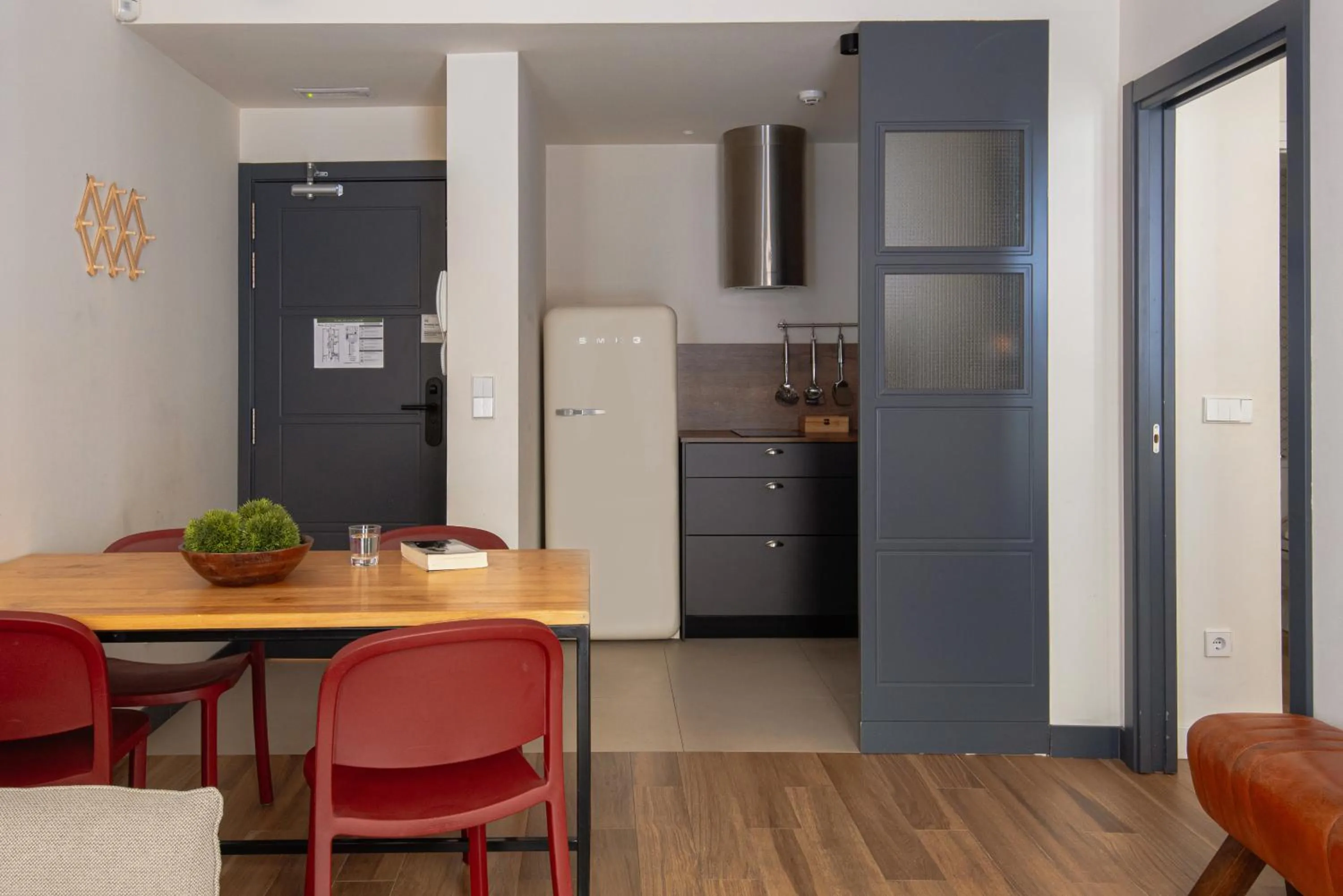 Dining area in Líbere Madrid Malasaña