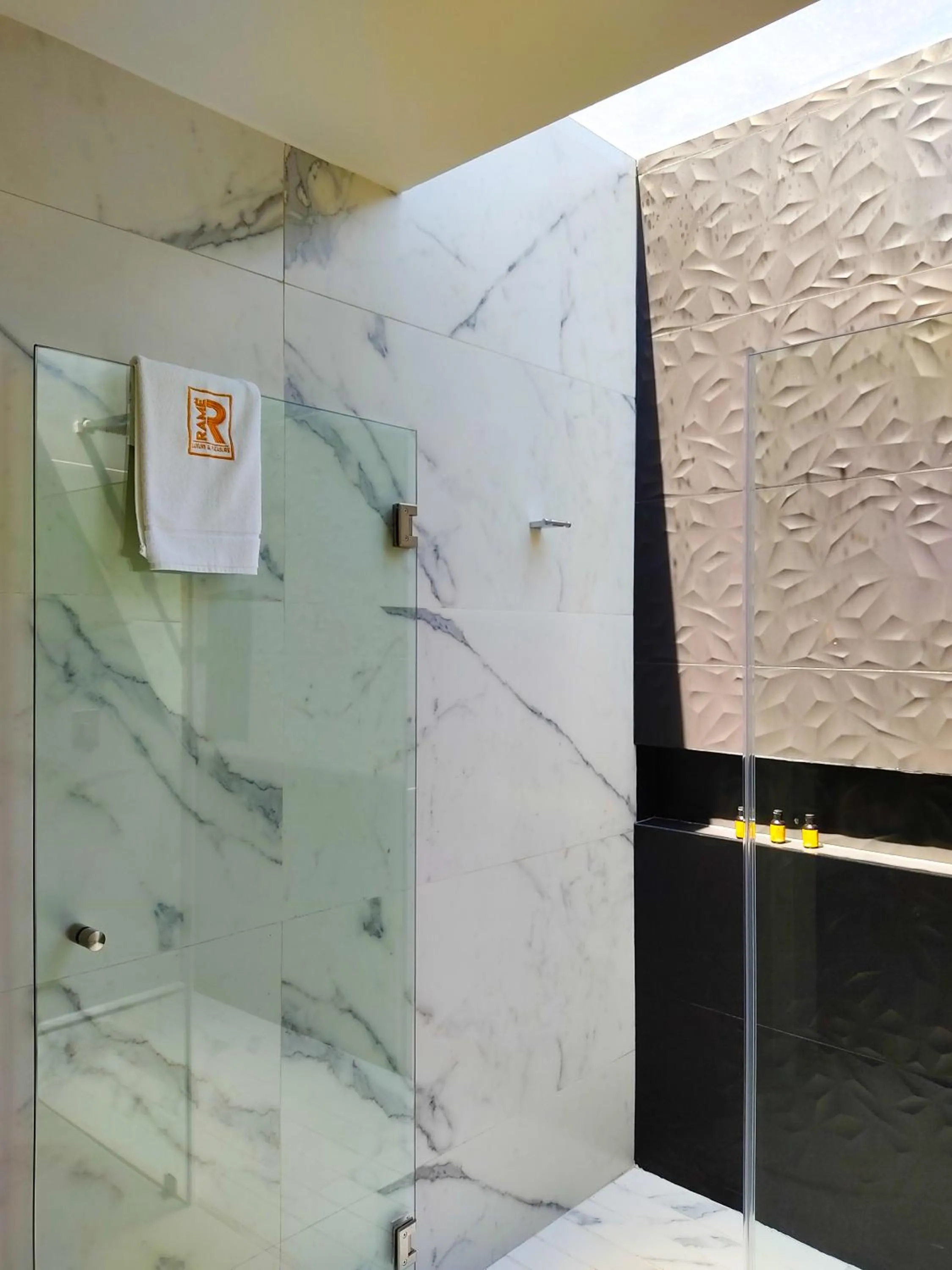 Bathroom in Ramë Hotel Boutique