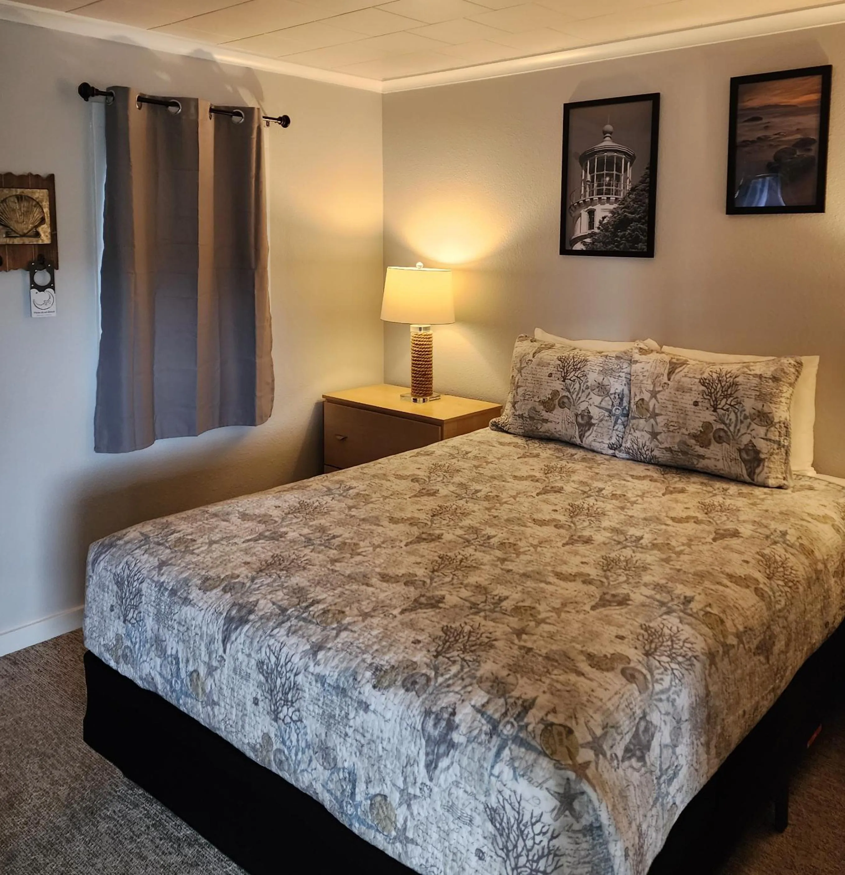 Bed in Inn at Arch Rock