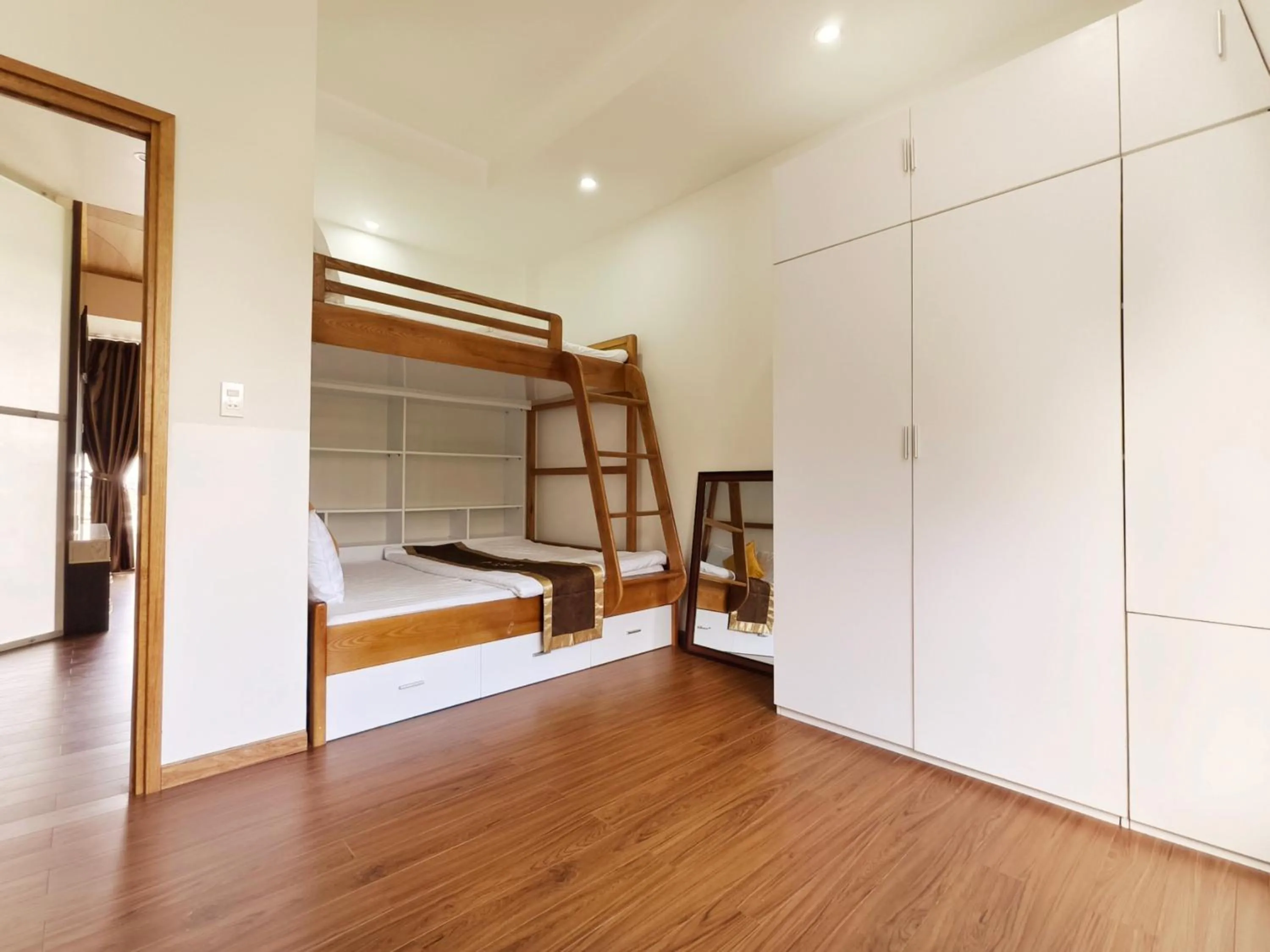 Bed in La Pense'e Hotel - Dalat