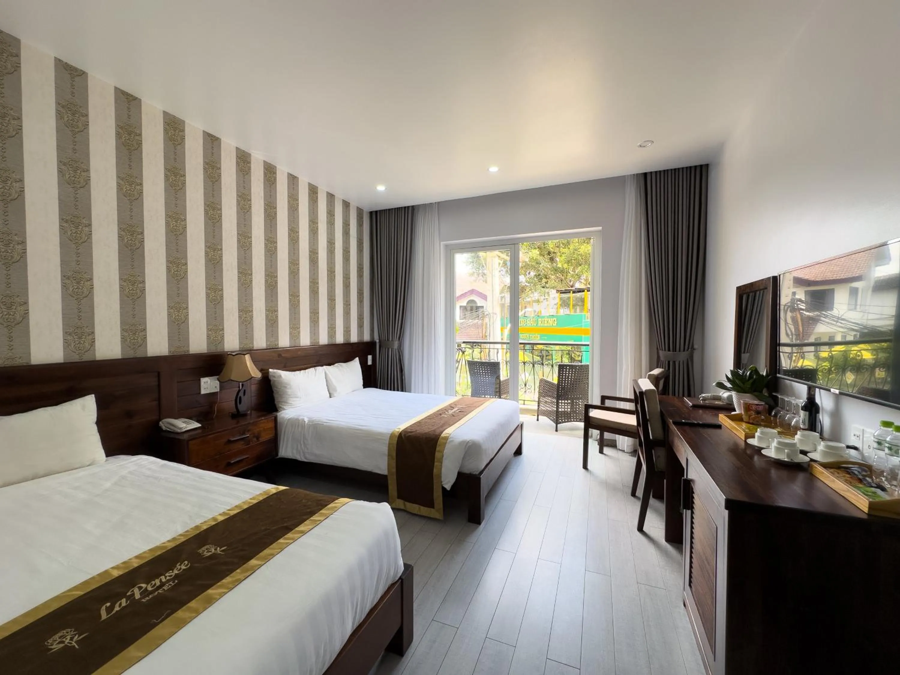 Bed in La Pense'e Hotel - Dalat