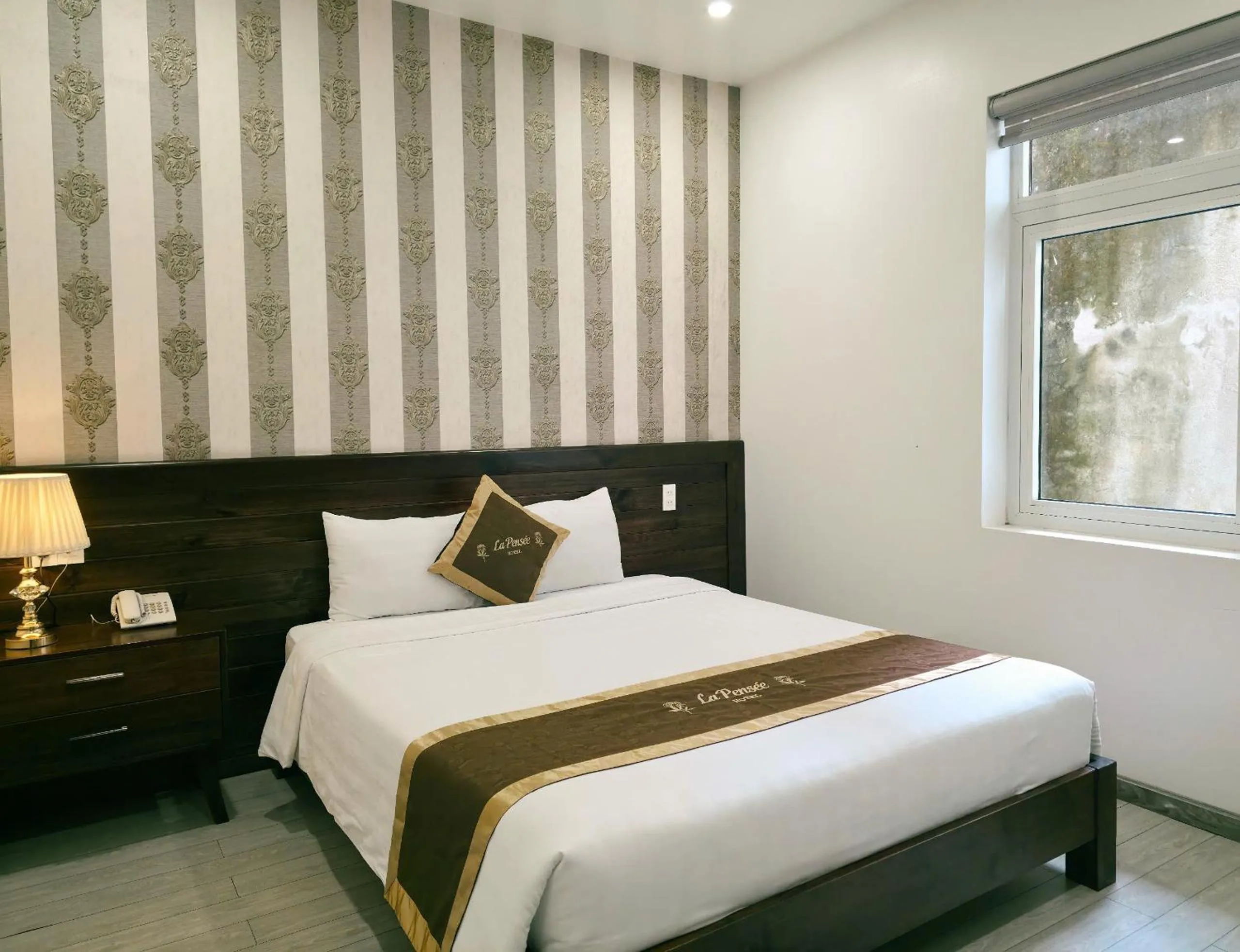 Bed in La Pense'e Hotel - Dalat