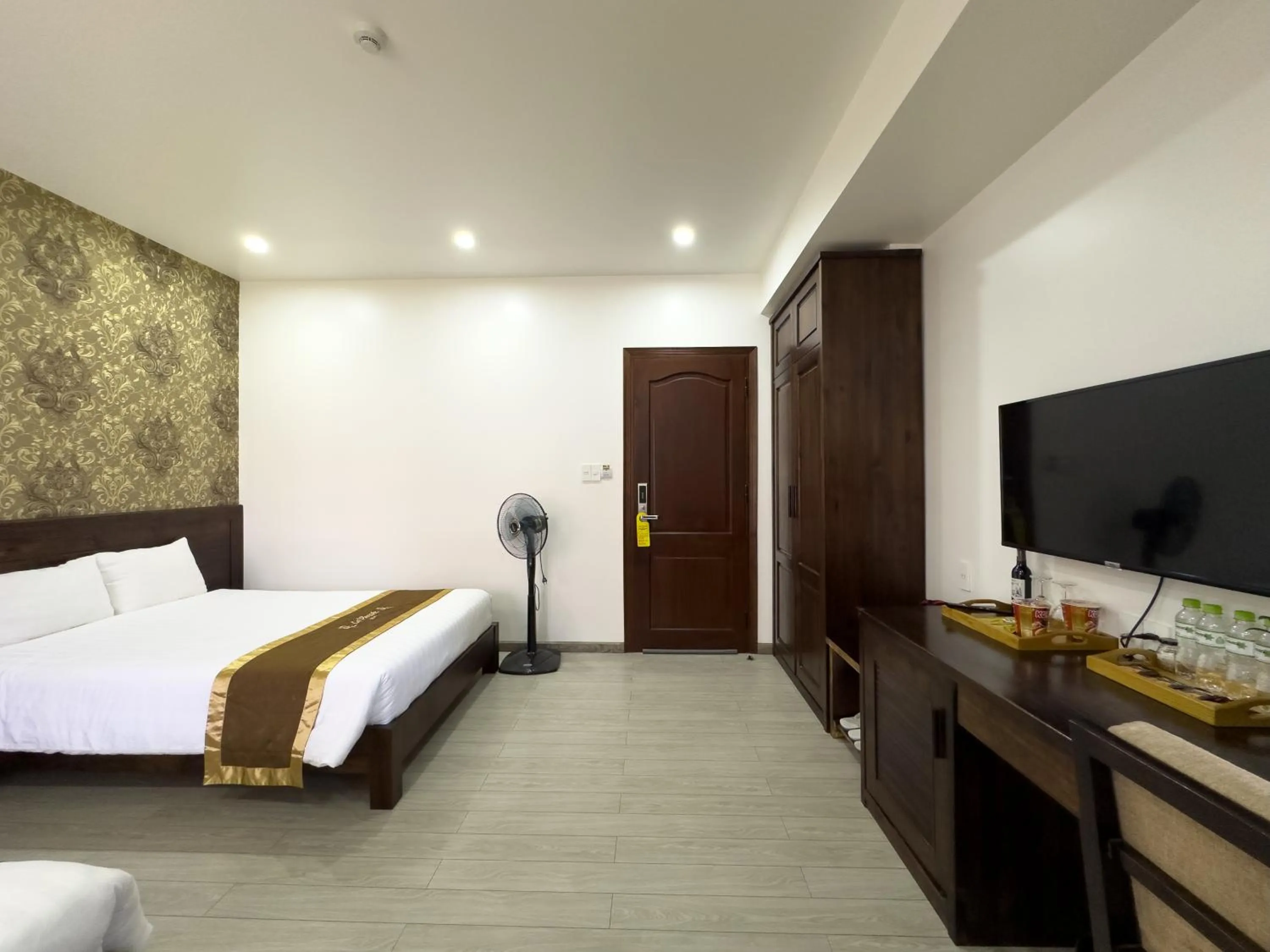 Bed in La Pense'e Hotel - Dalat