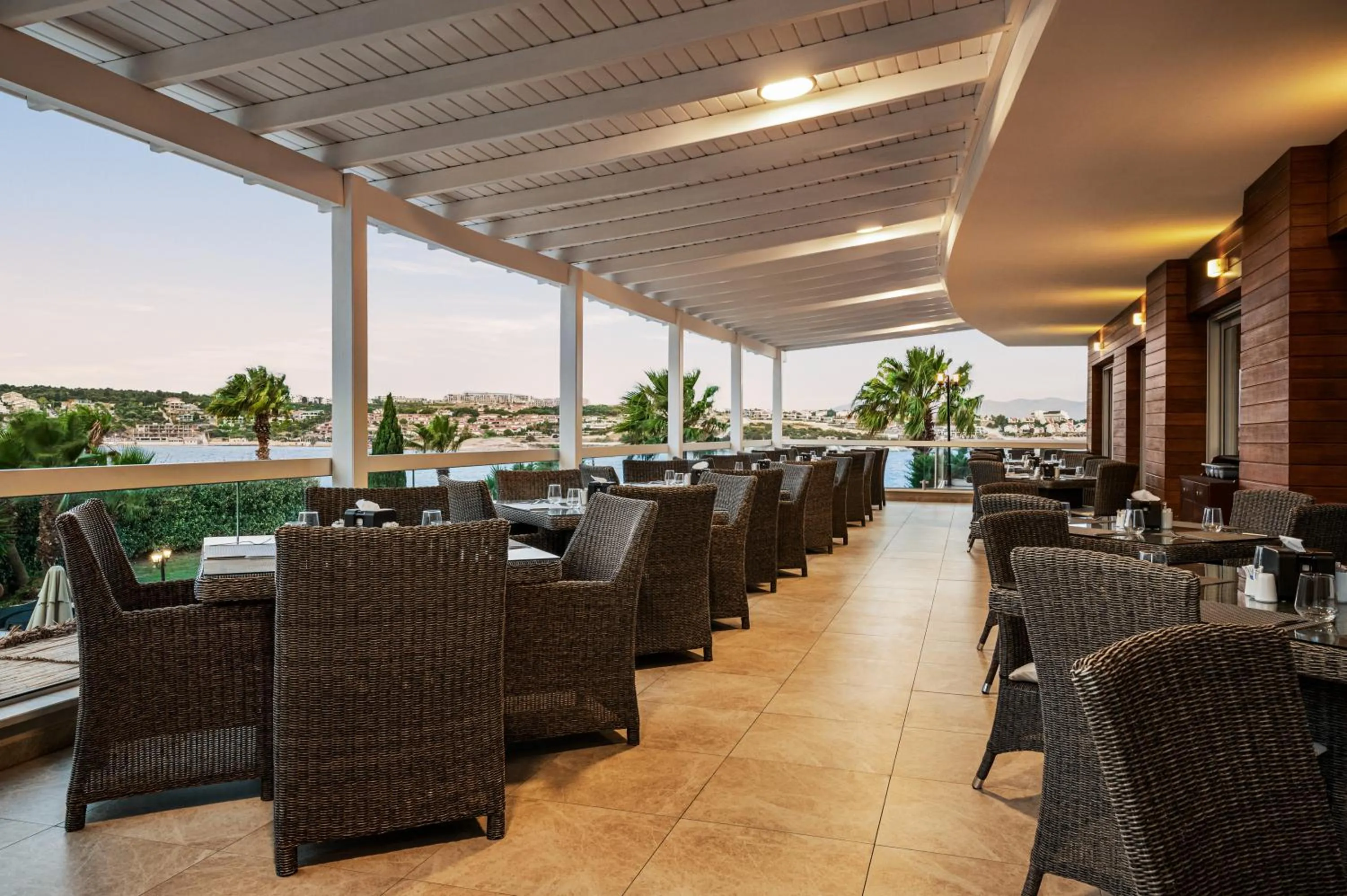 Restaurant/places to eat in La Quinta by Wyndham Cesme