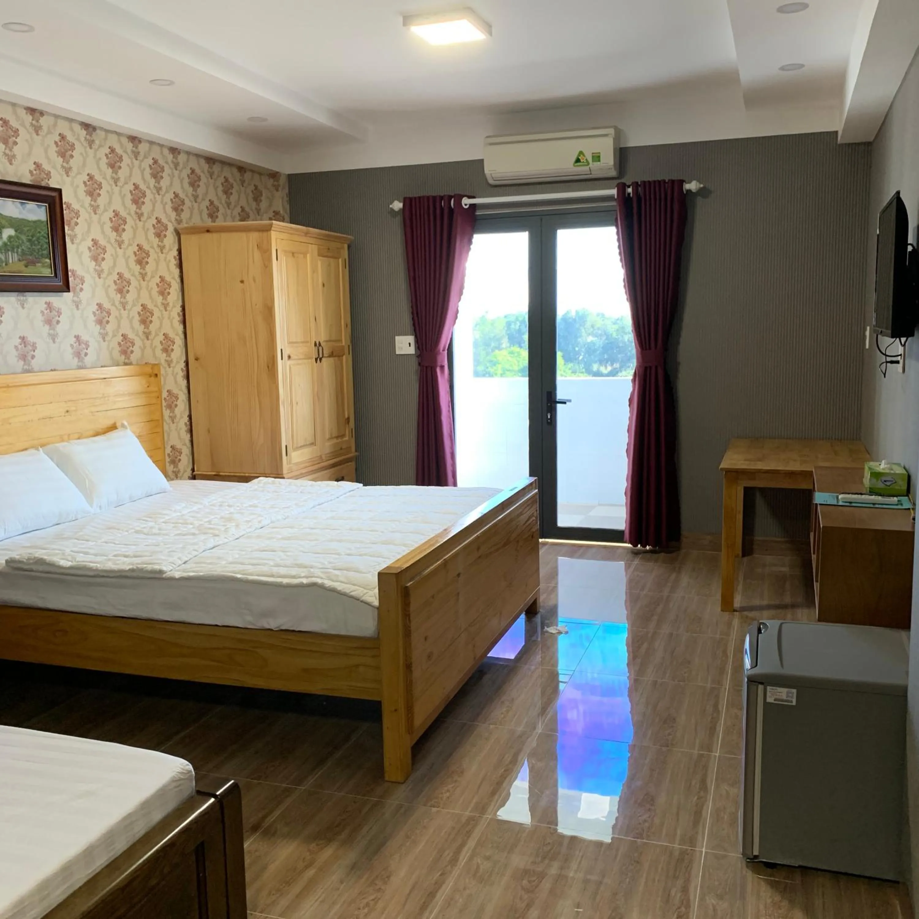 Balcony/Terrace, Bed in Bờ Sông Hotel