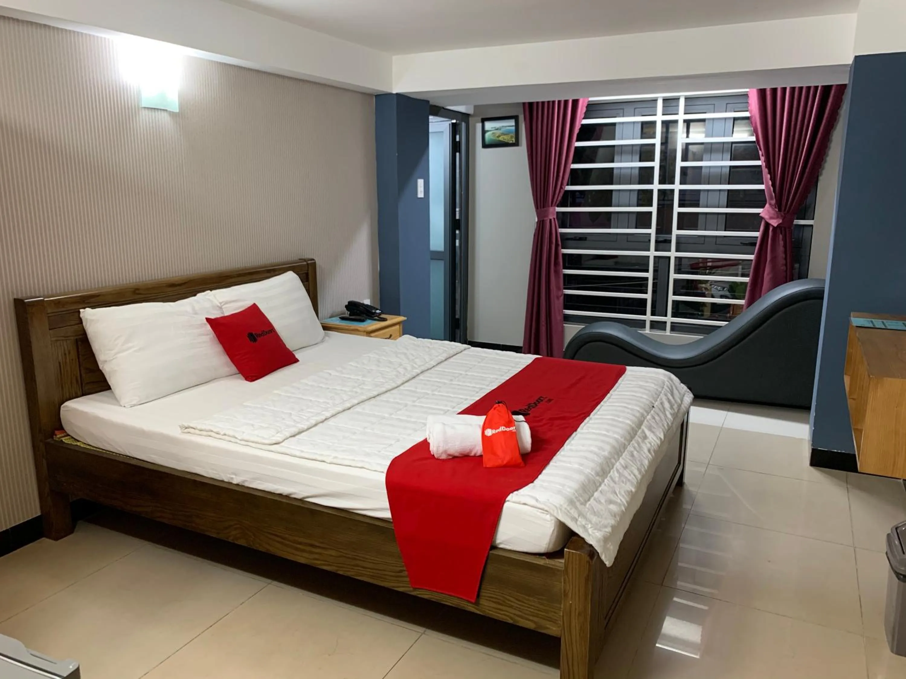 Street view, Bed in Bờ Sông Hotel