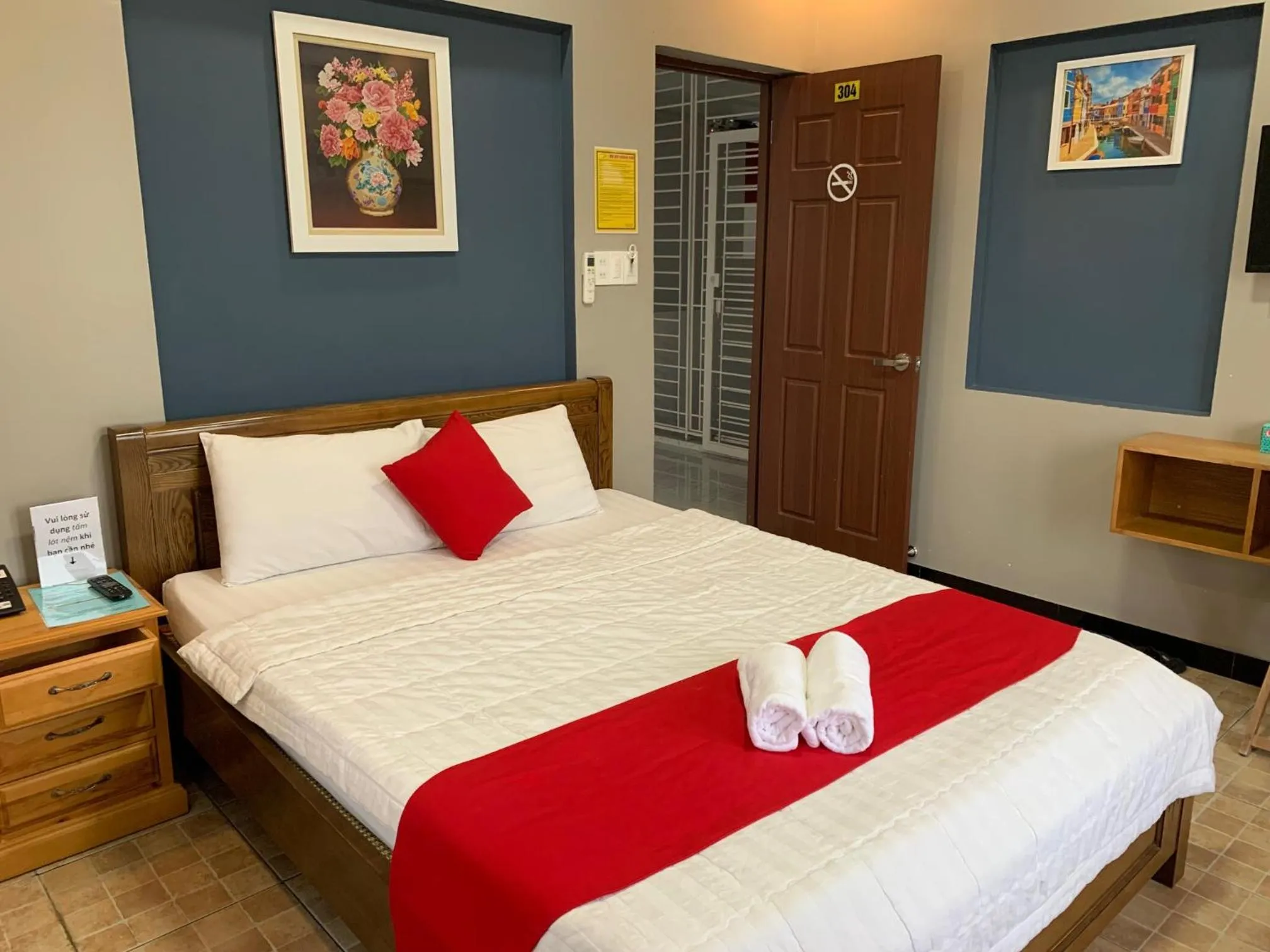 Bed in Bờ Sông Hotel