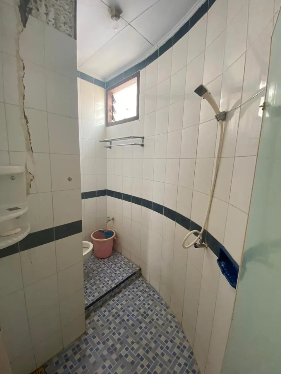Bathroom in Bulusaraung Homestay Makassar