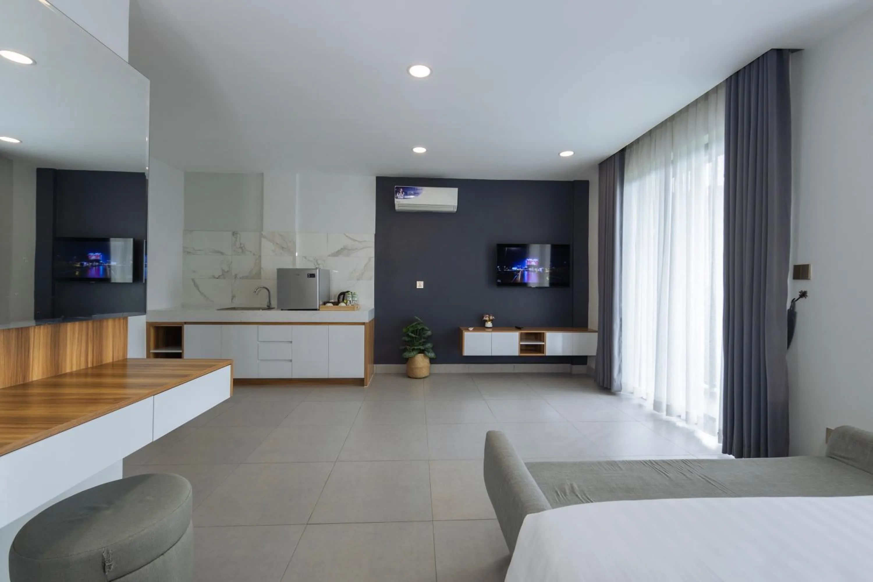 Seating area in SS Hotel & Residence